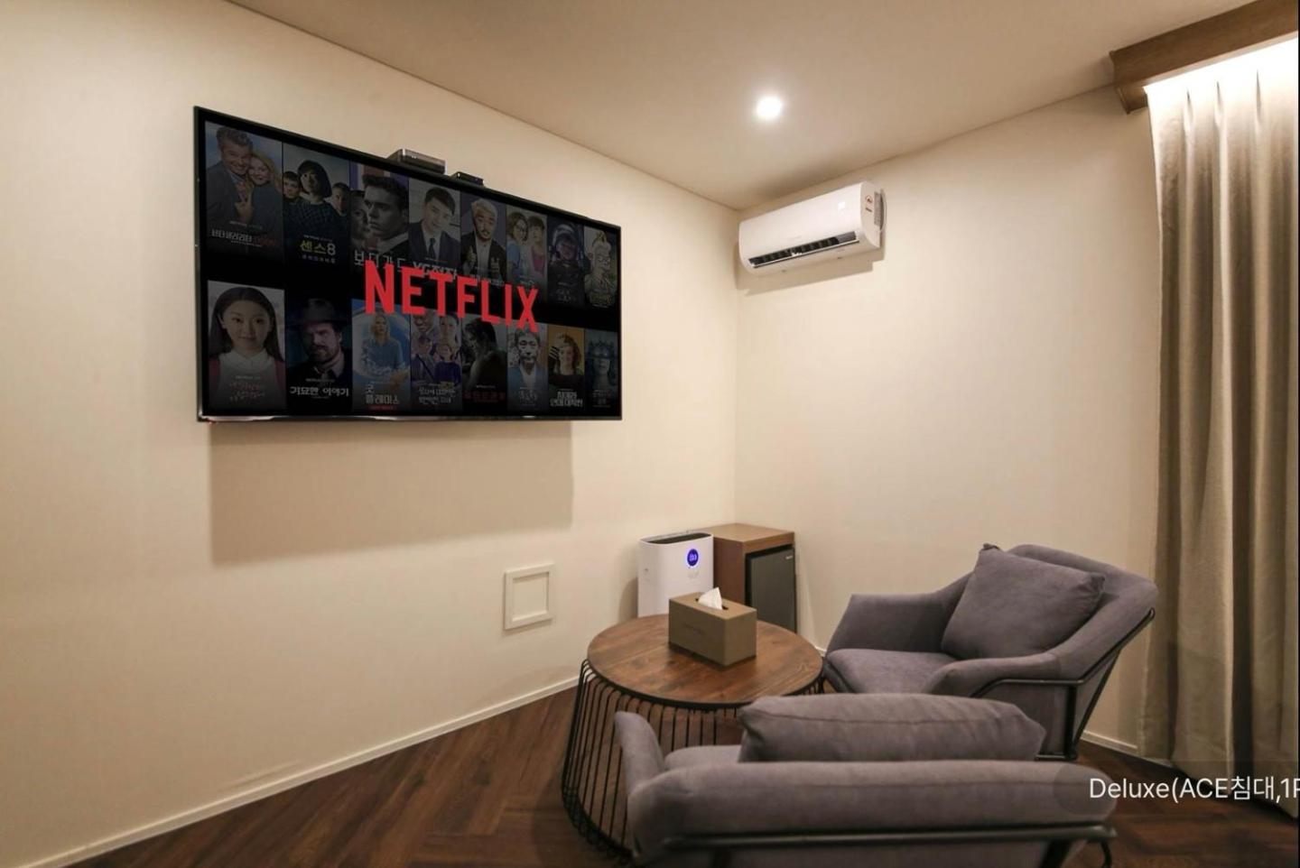 Deluxe Room - Photo 11