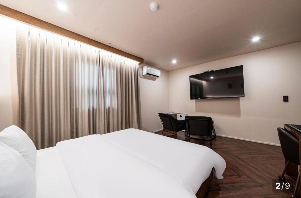 Deluxe Room - Photo 29