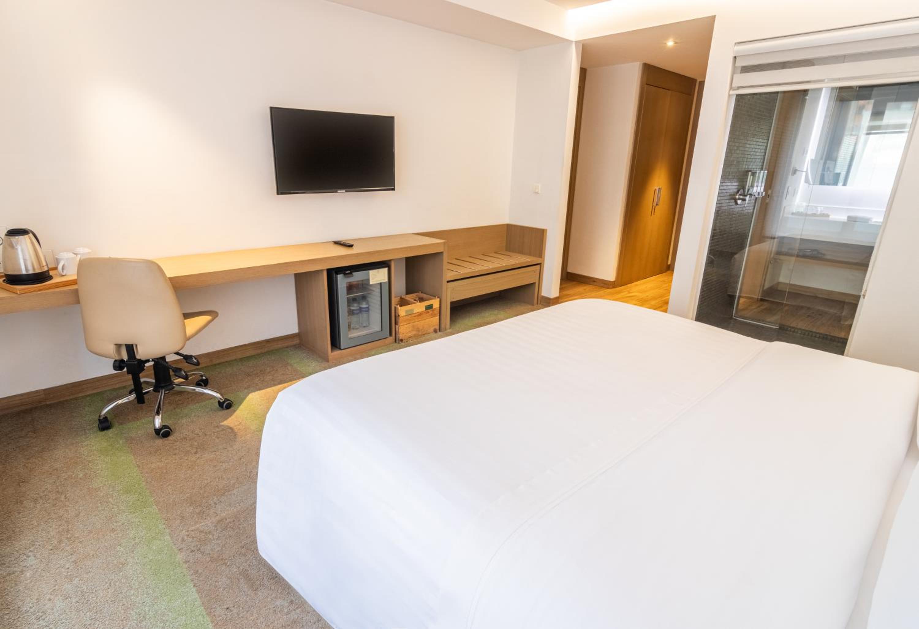 Superior King Room photo 2