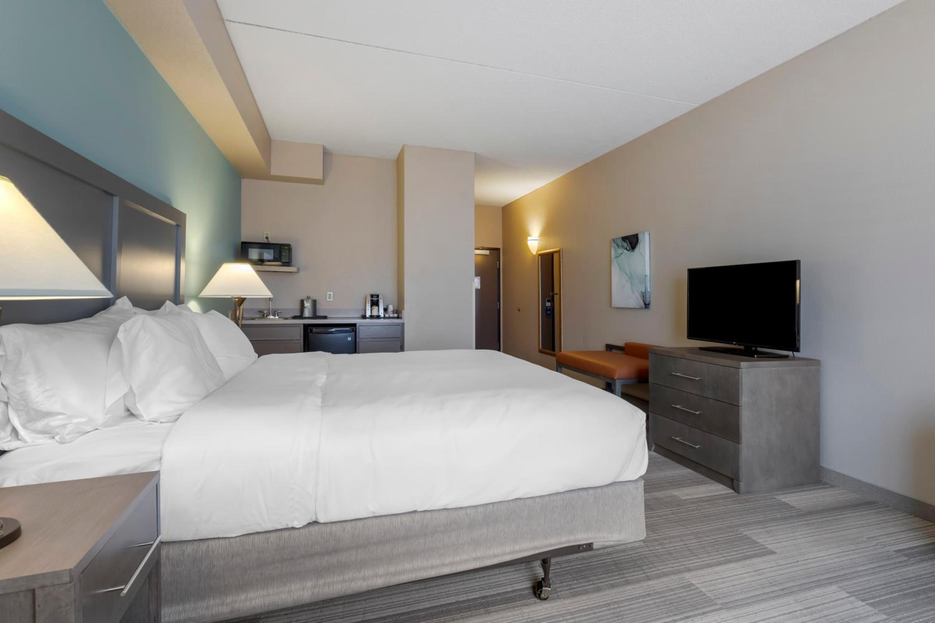 Standard King Room with Sofa Bed - Non Smoking - Photo 5