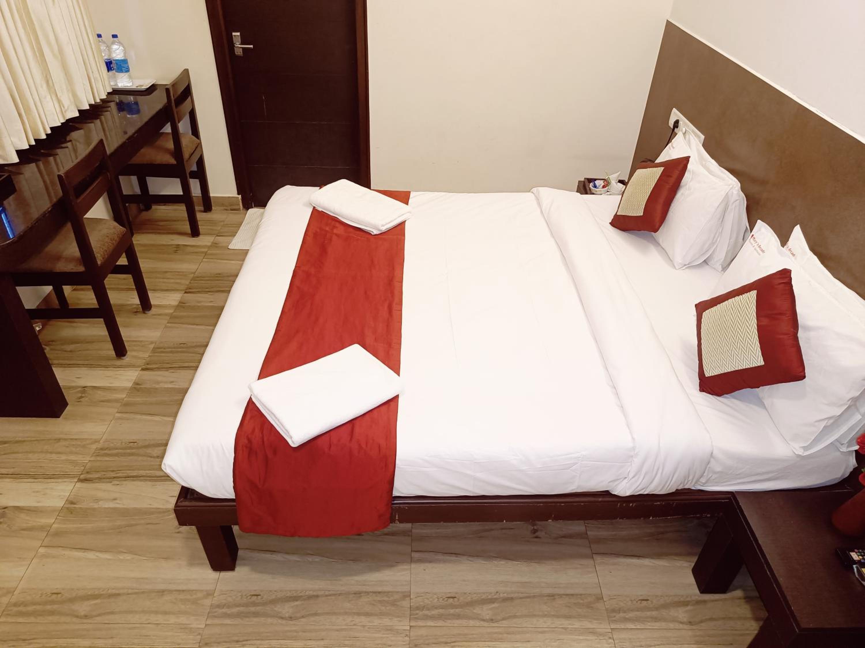 Deluxe Room - Photo 45