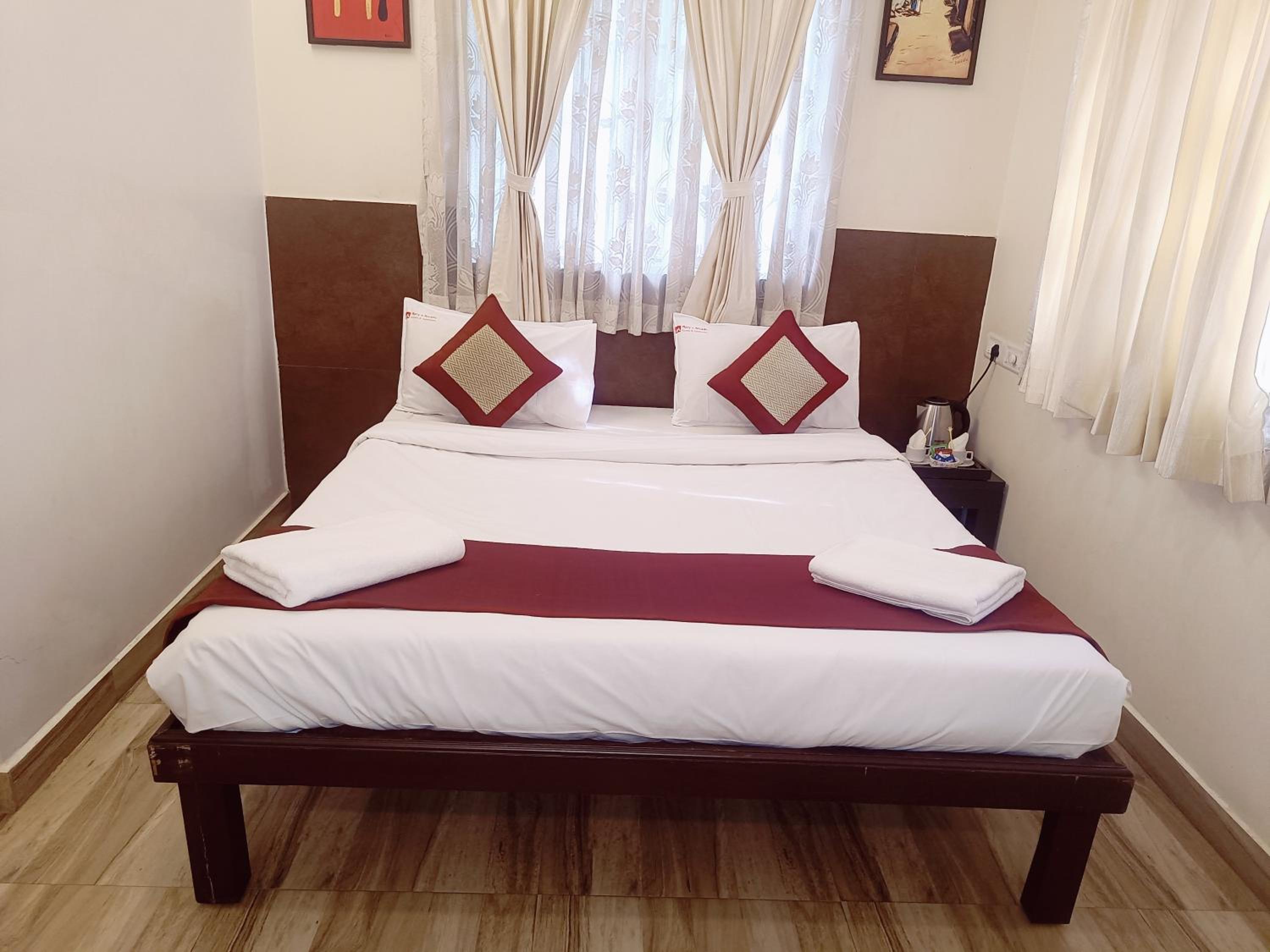 Deluxe Room - Photo 25