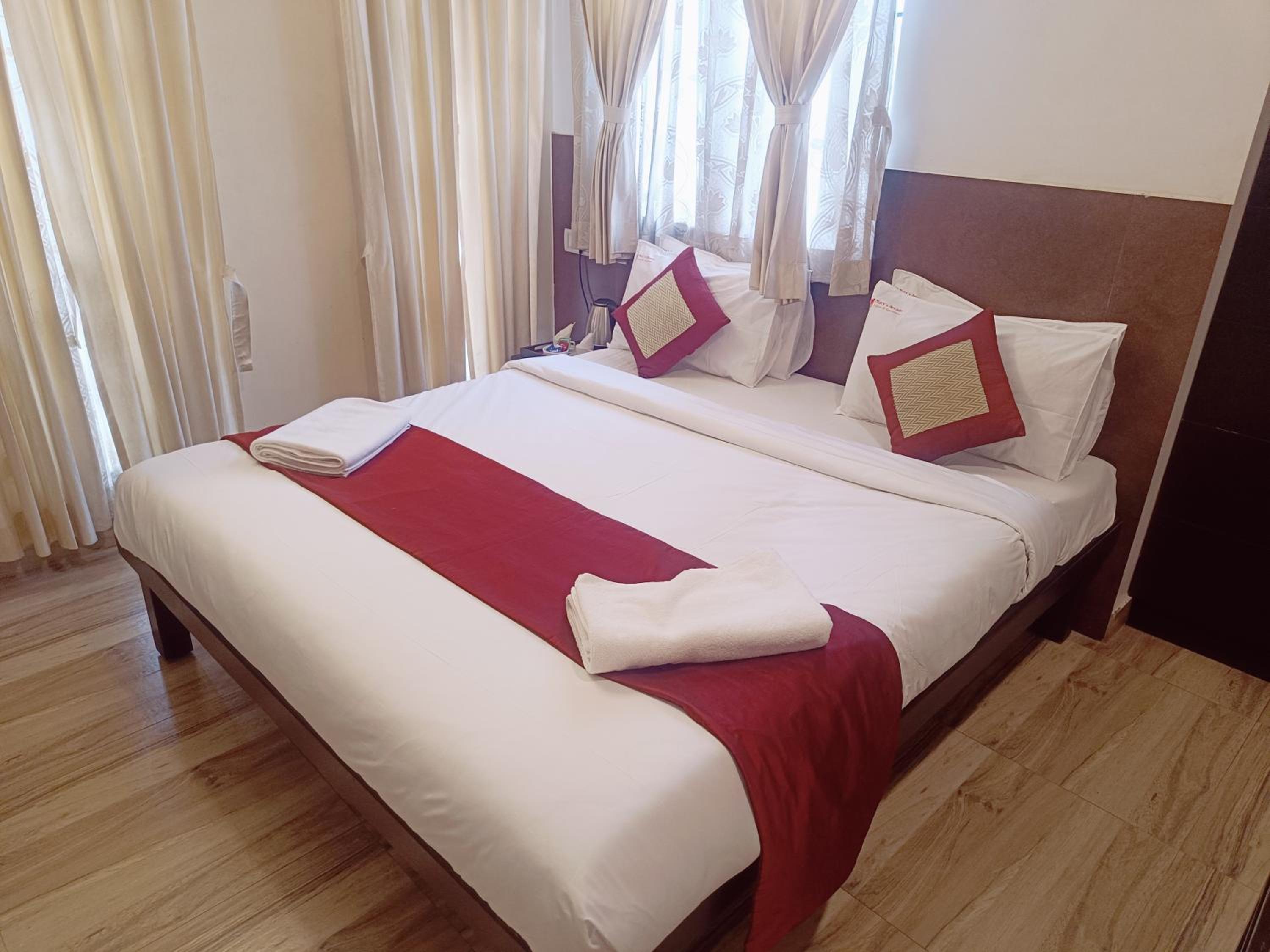 Deluxe Room - Photo 20