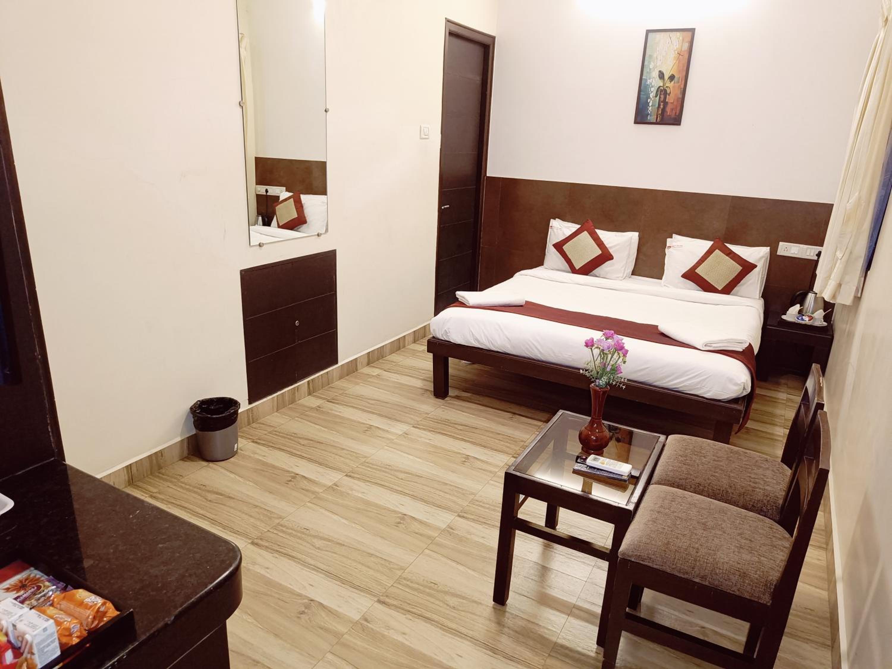Deluxe Room - Photo 8