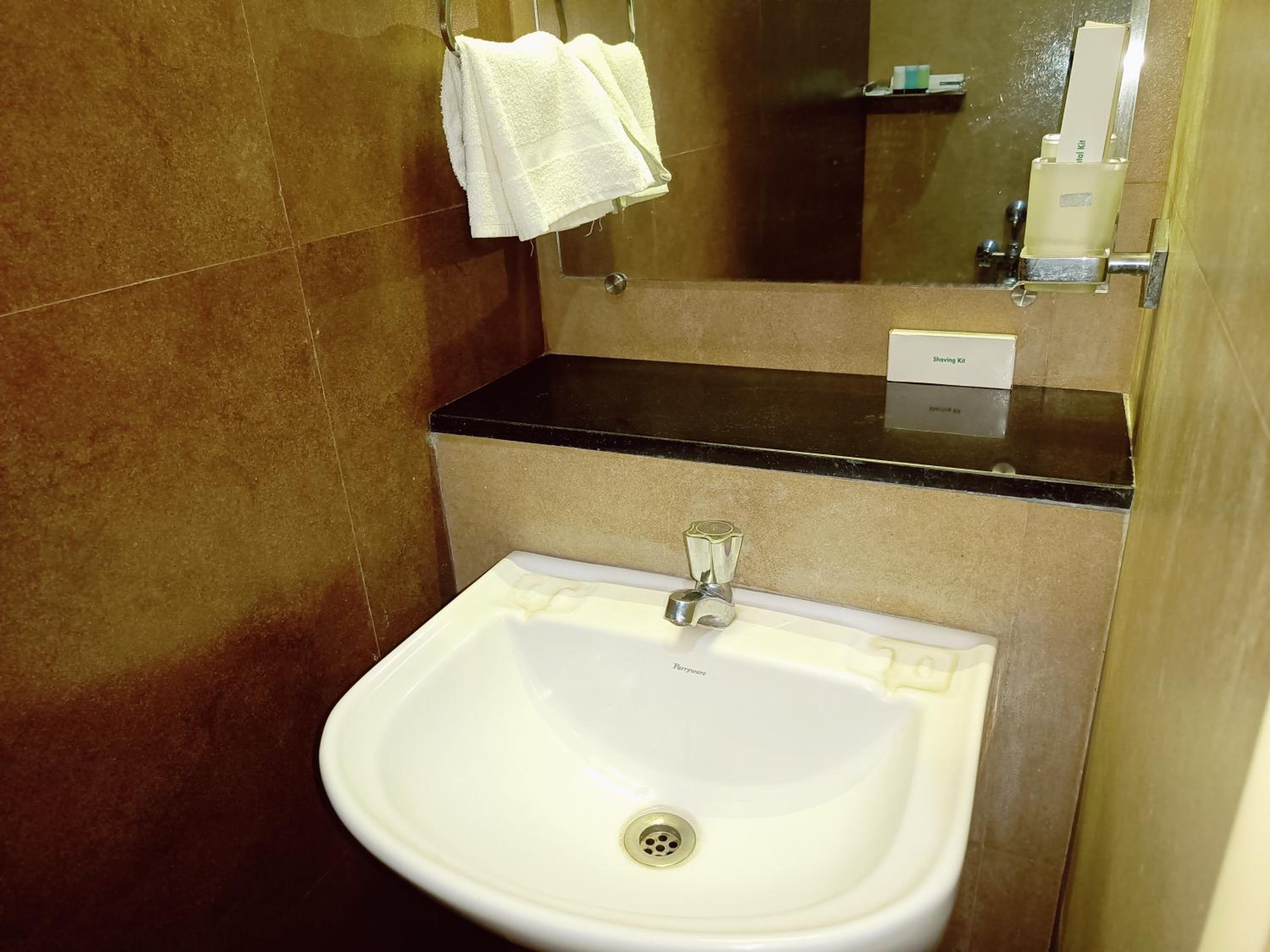 Deluxe Room - Photo 3
