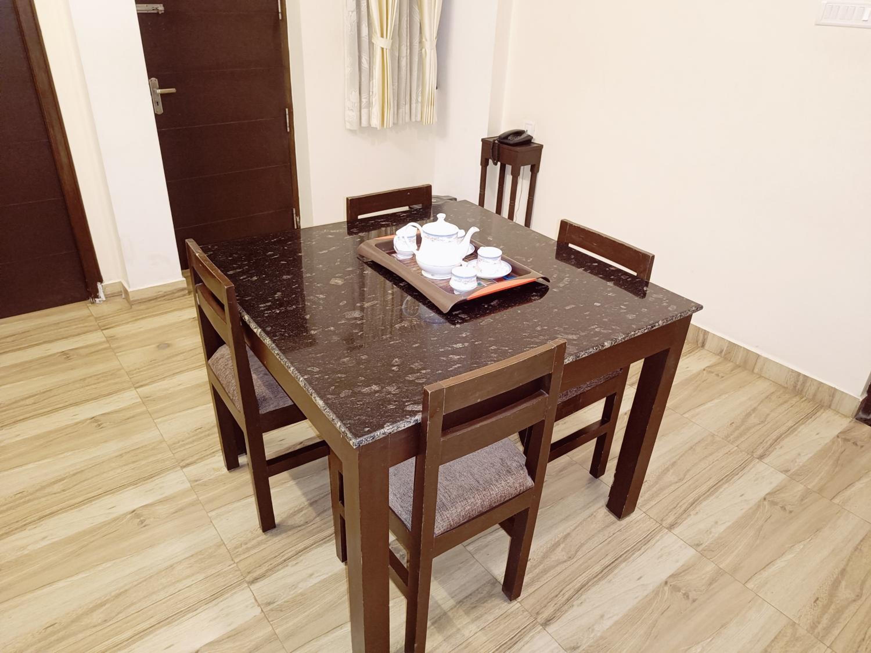 Deluxe Room - Photo 9