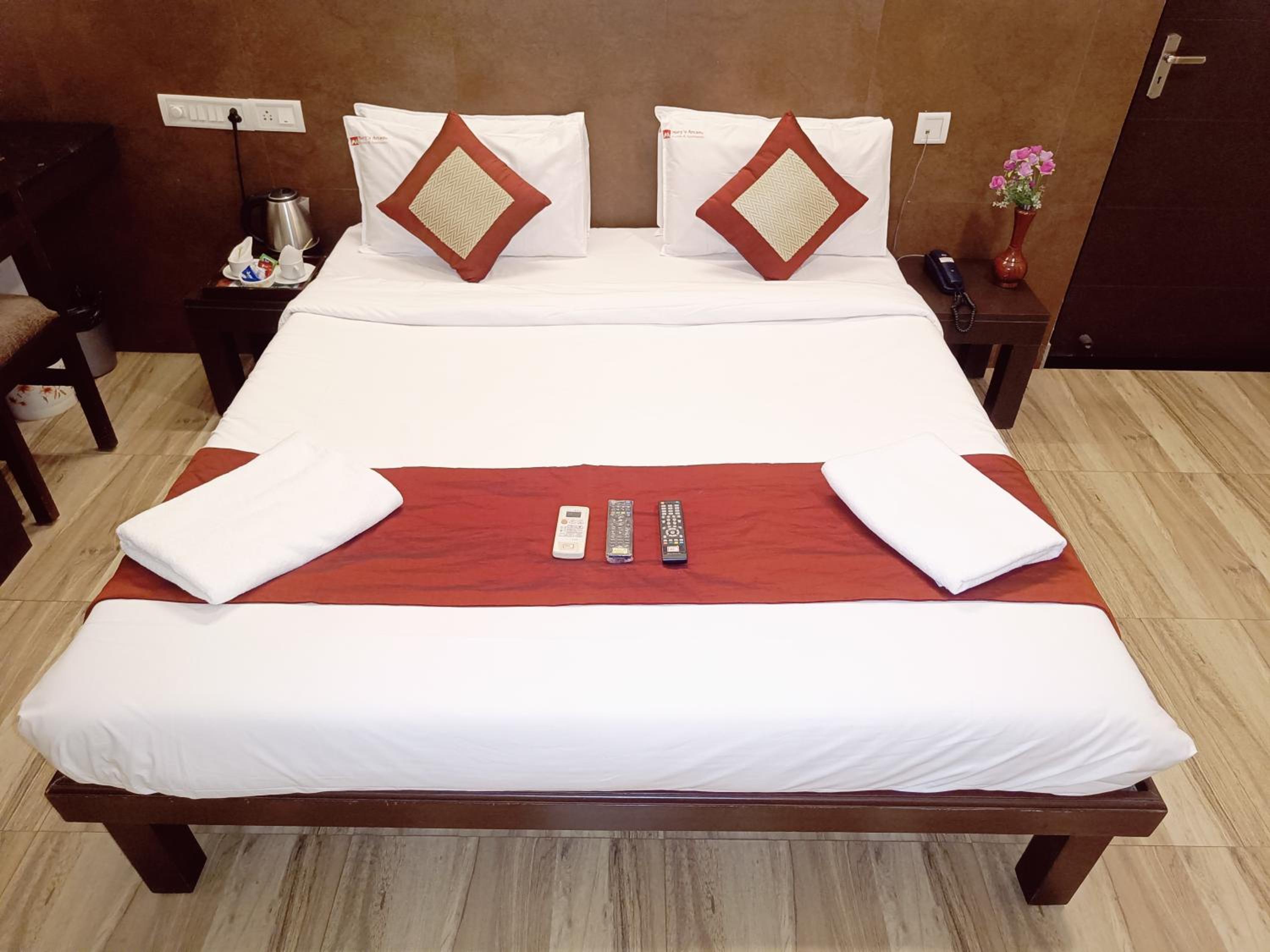 Queen Room with Balcony photo 3