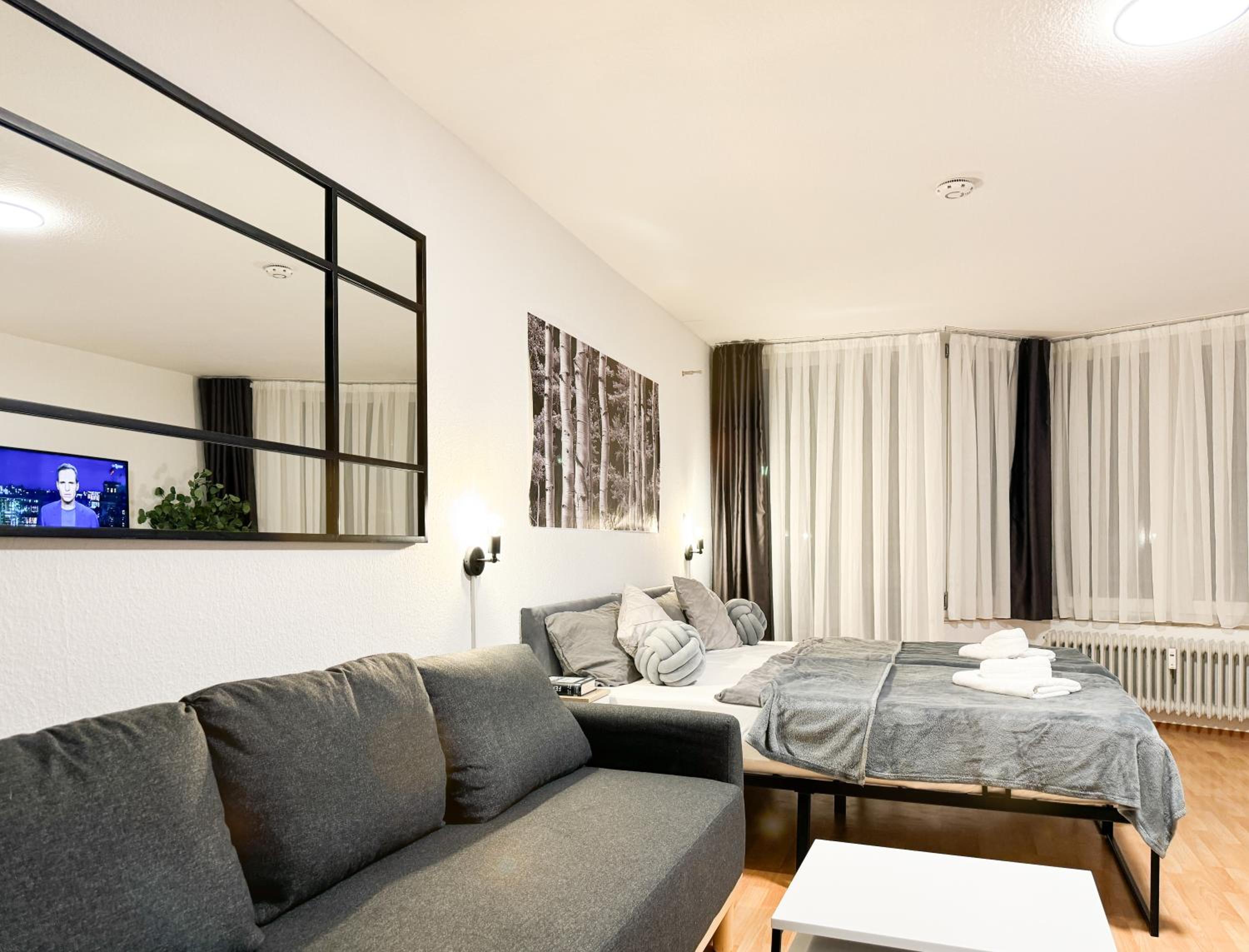 Studio Apartment photo 2