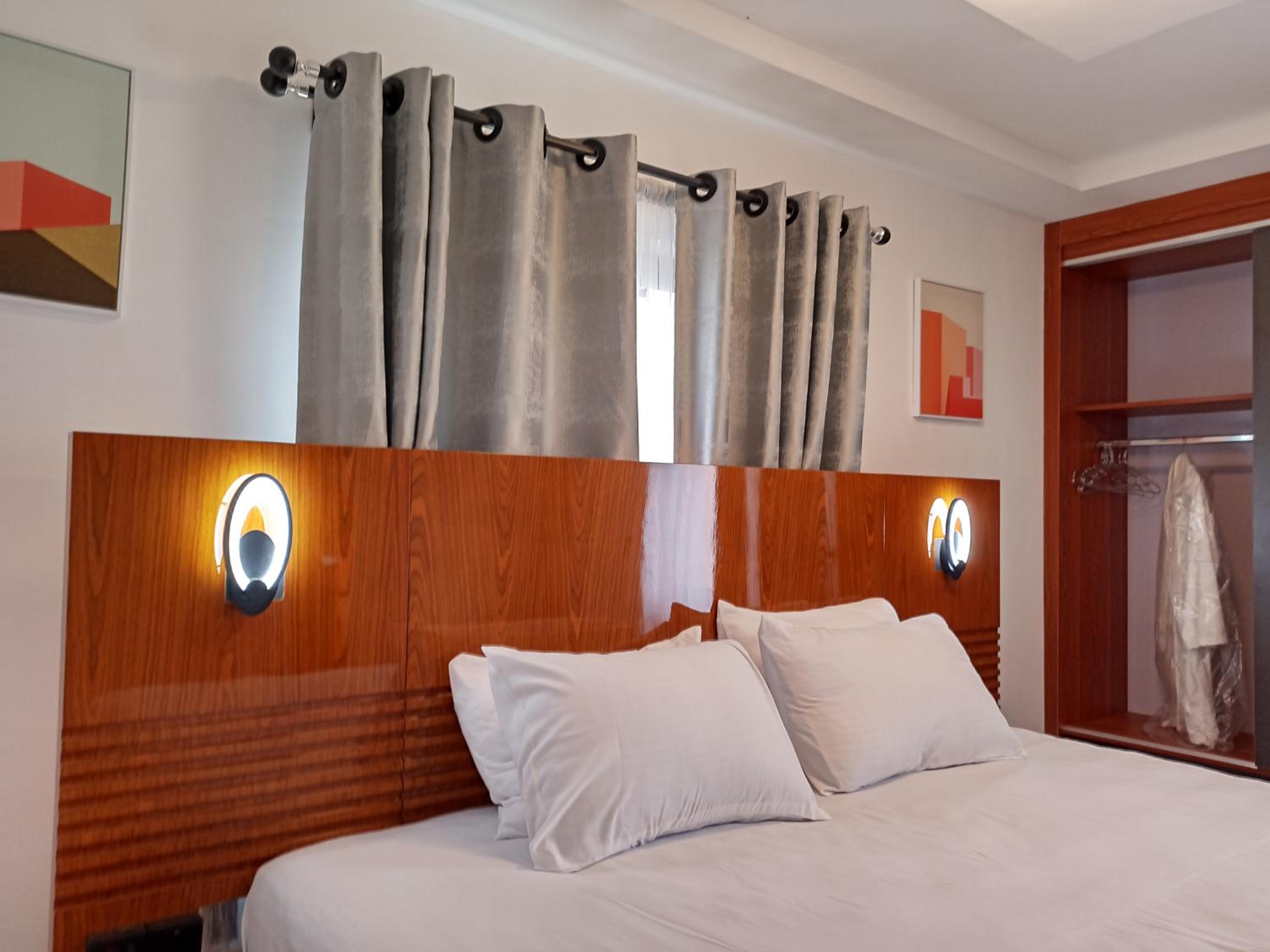 Two-Bedroom Deluxe Apartment with Balcony photo 3