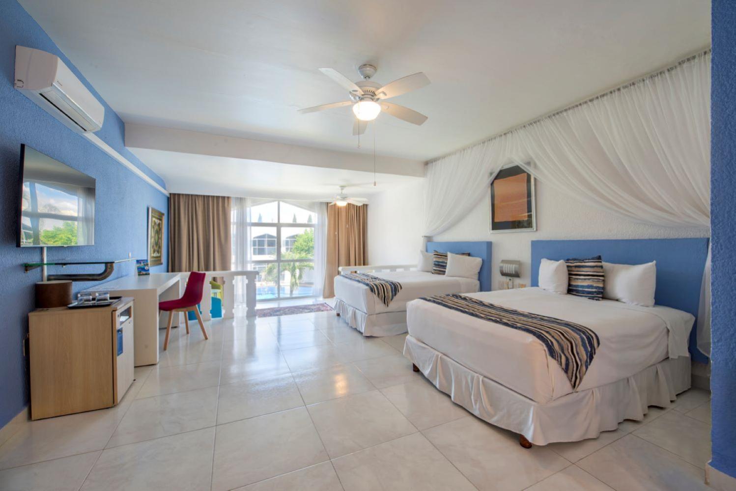 Suite - Photo 1