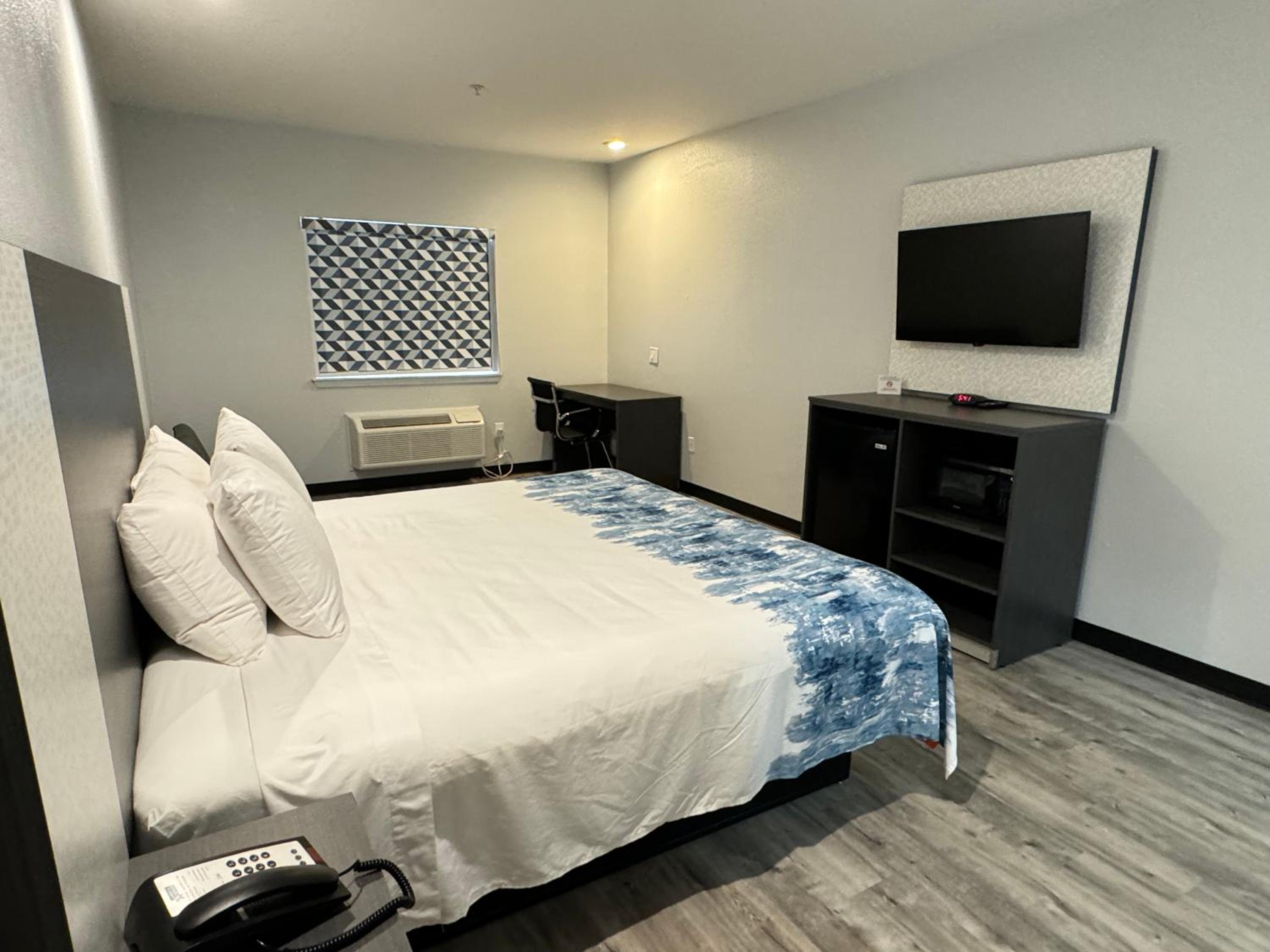 King Suite with Sofa Bed - Photo 2
