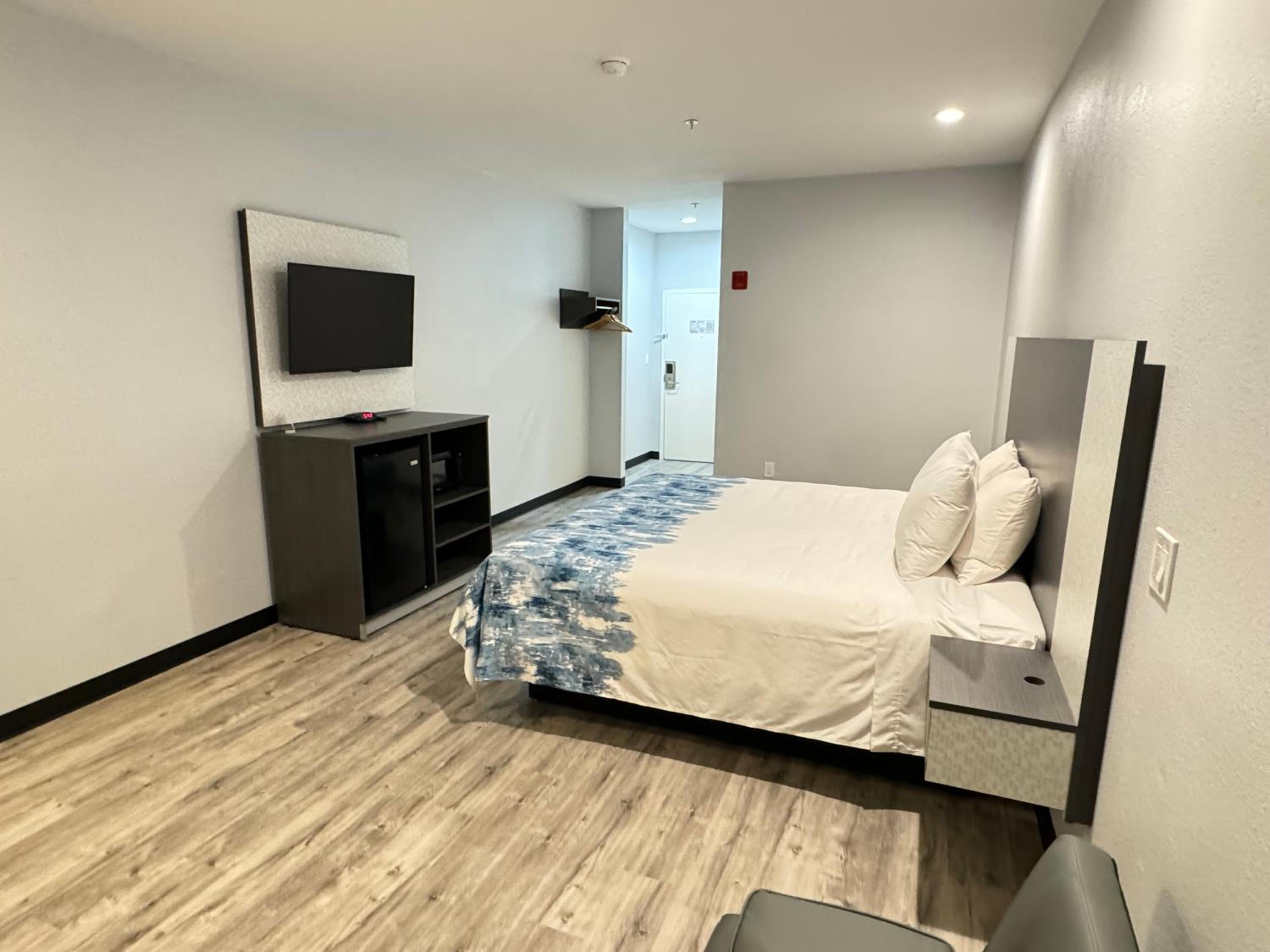 King Suite - Photo 3