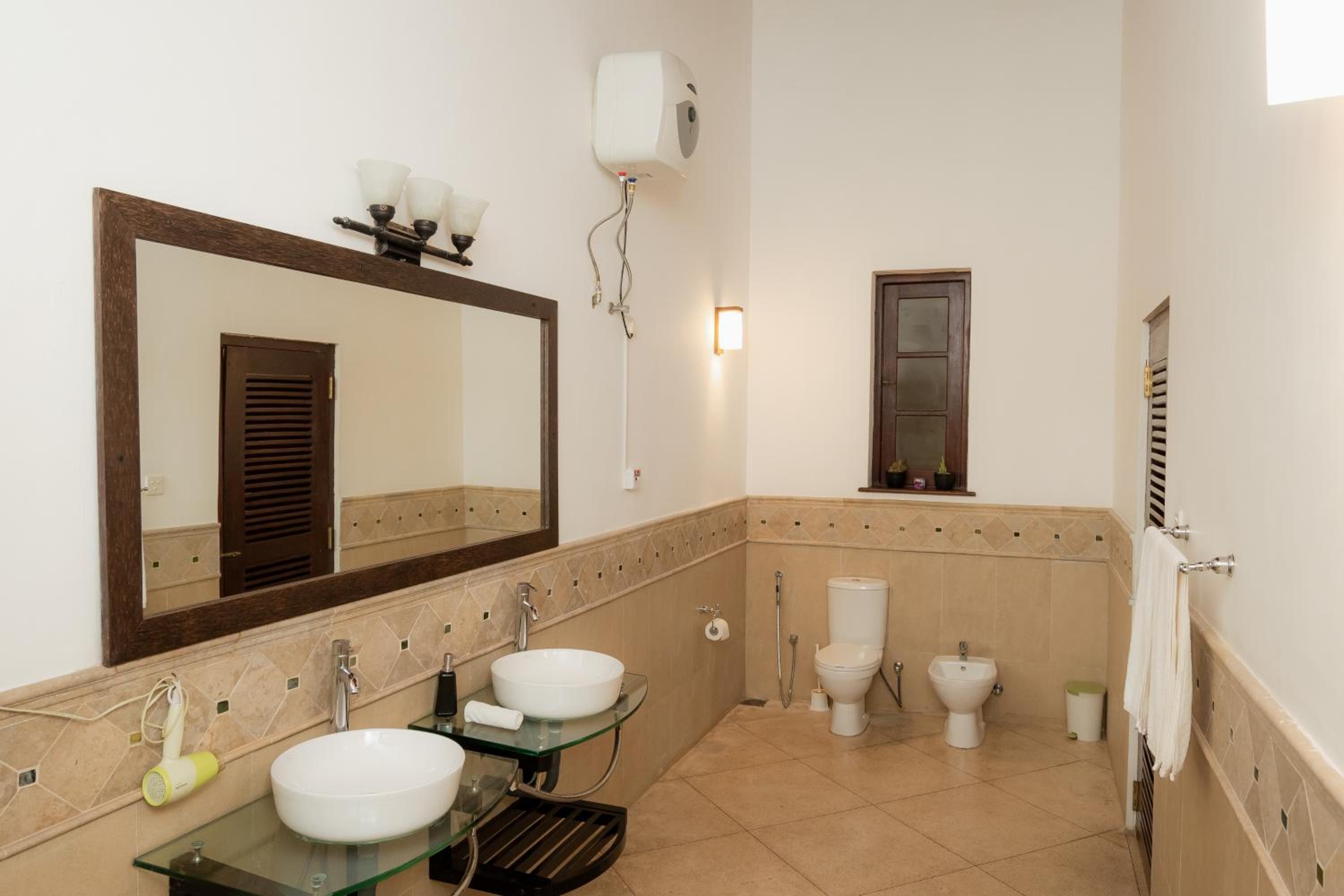 Deluxe Double Room with Balcony photo 2
