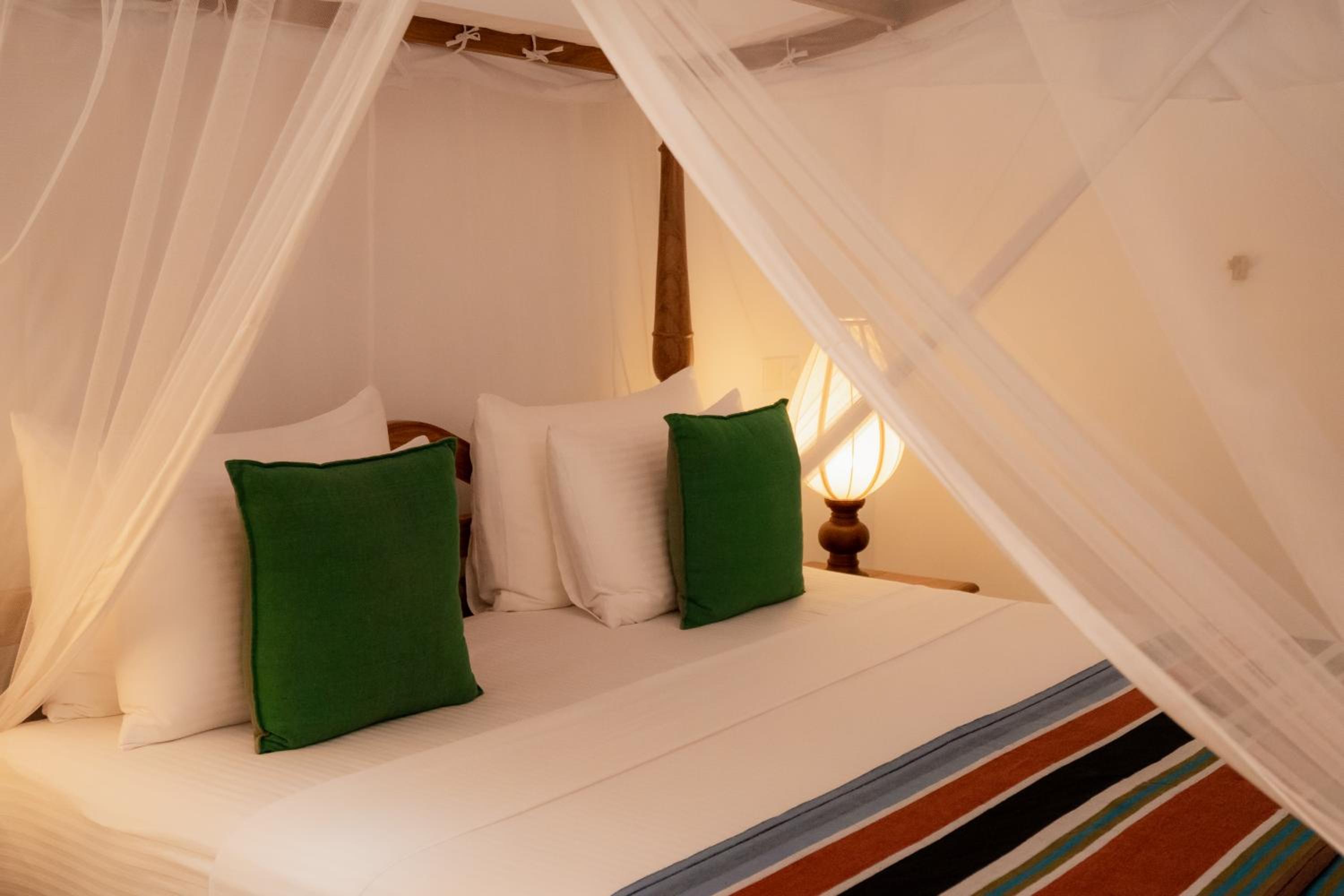 Deluxe Double Room with Balcony photo 3