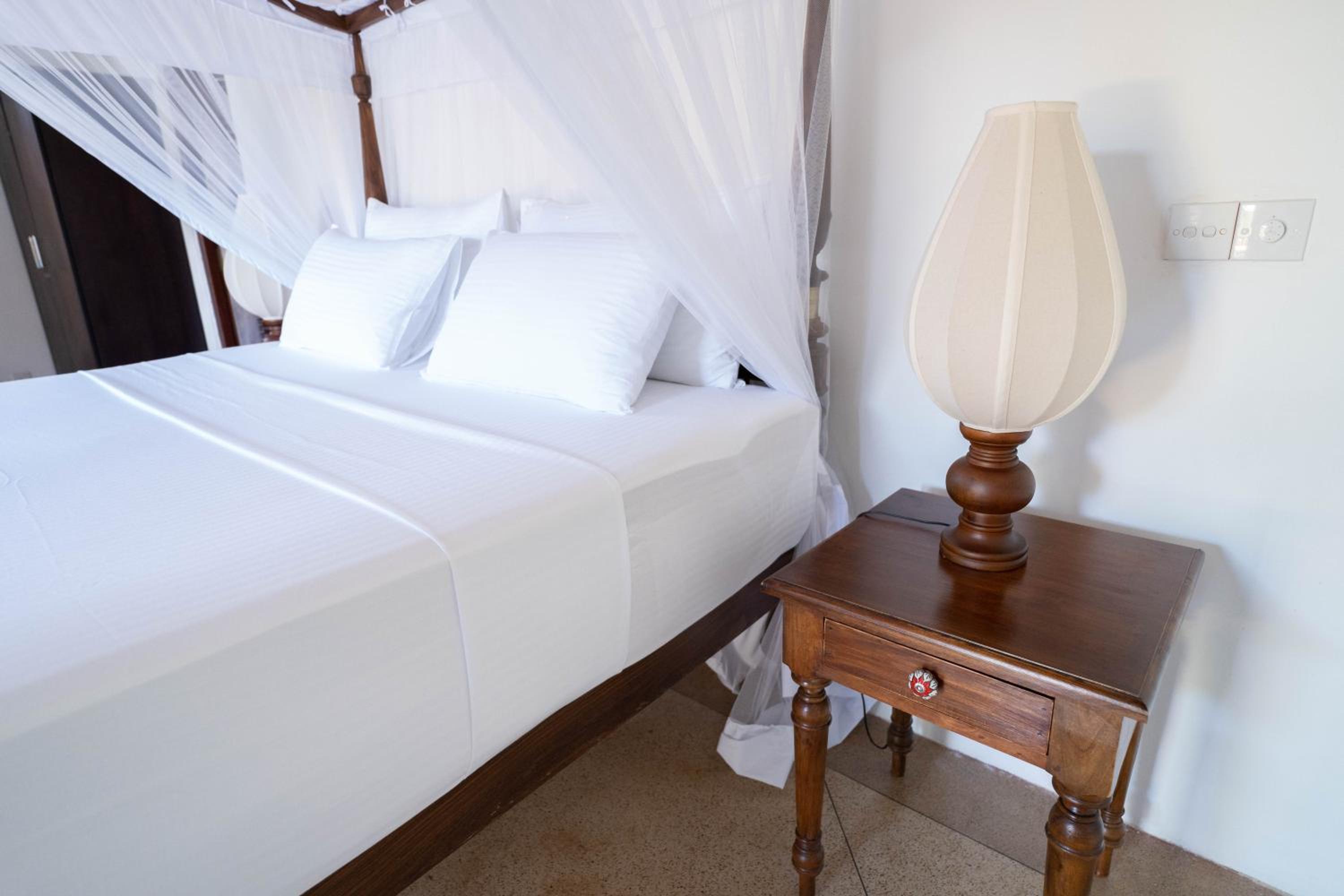 Deluxe Double Room with Balcony photo 2