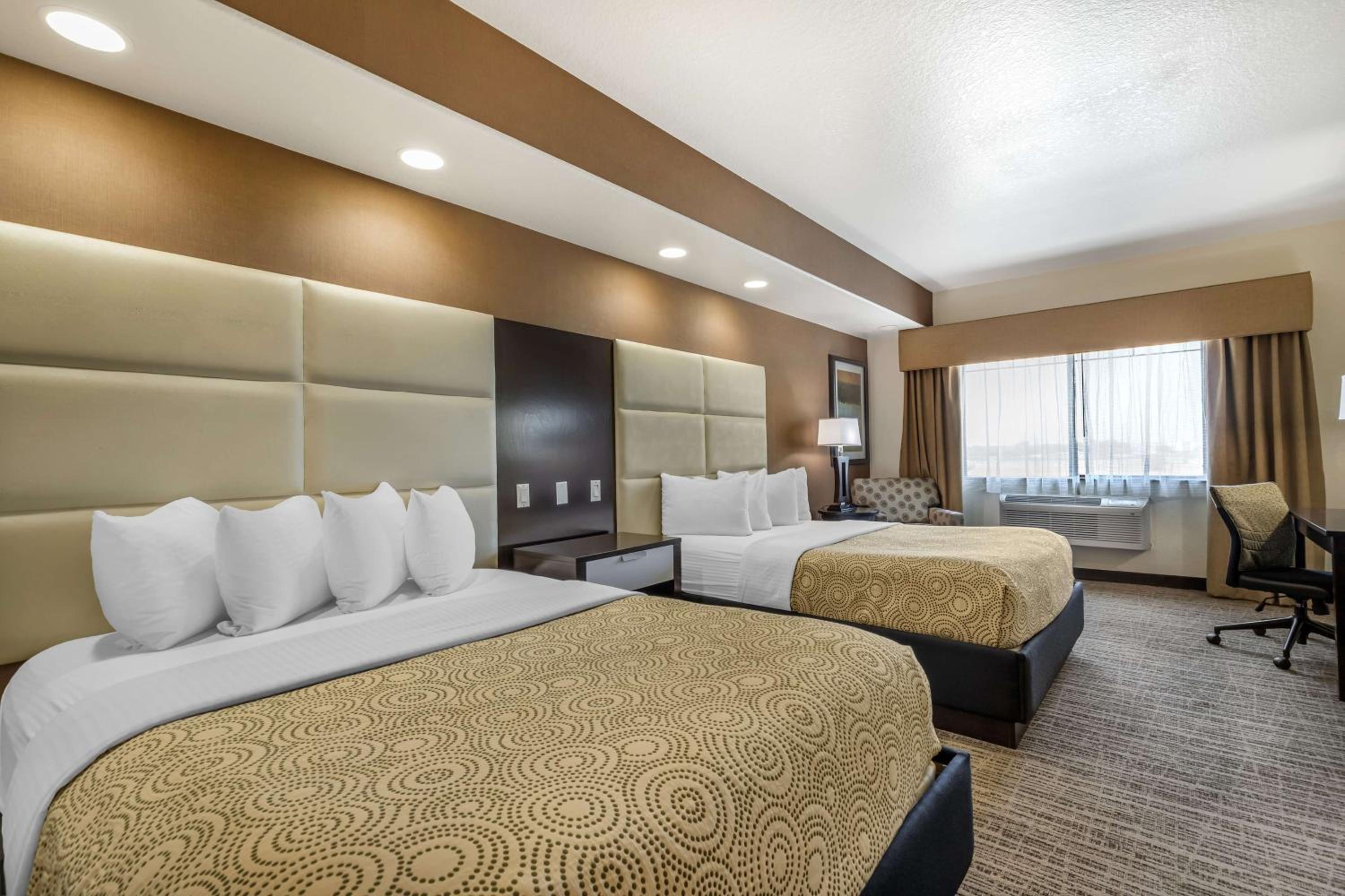 Queen Room with Two Queen Beds - Disability Access/Bath Tub