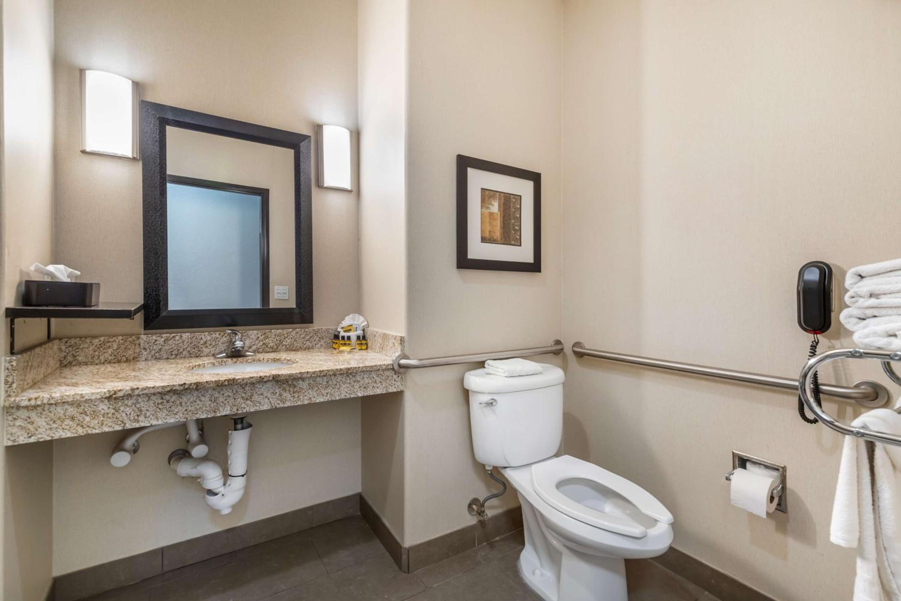 King Room - Disability Access - Photo 4