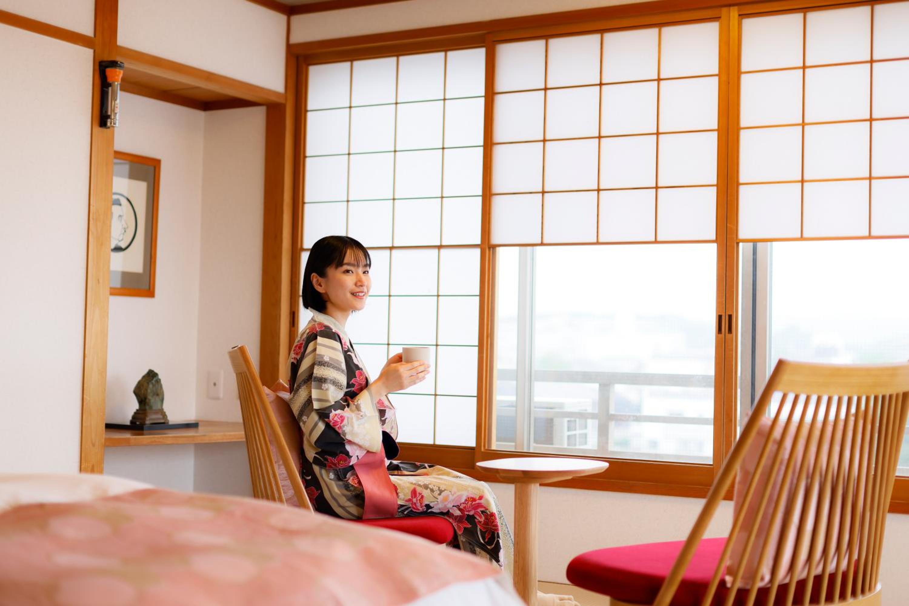 Twin Room with Lake View - Photo 2