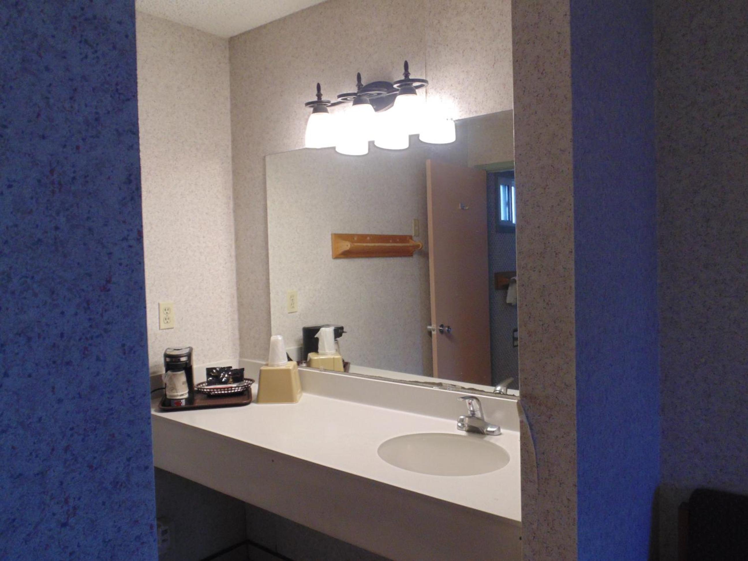 Queen Room photo 3