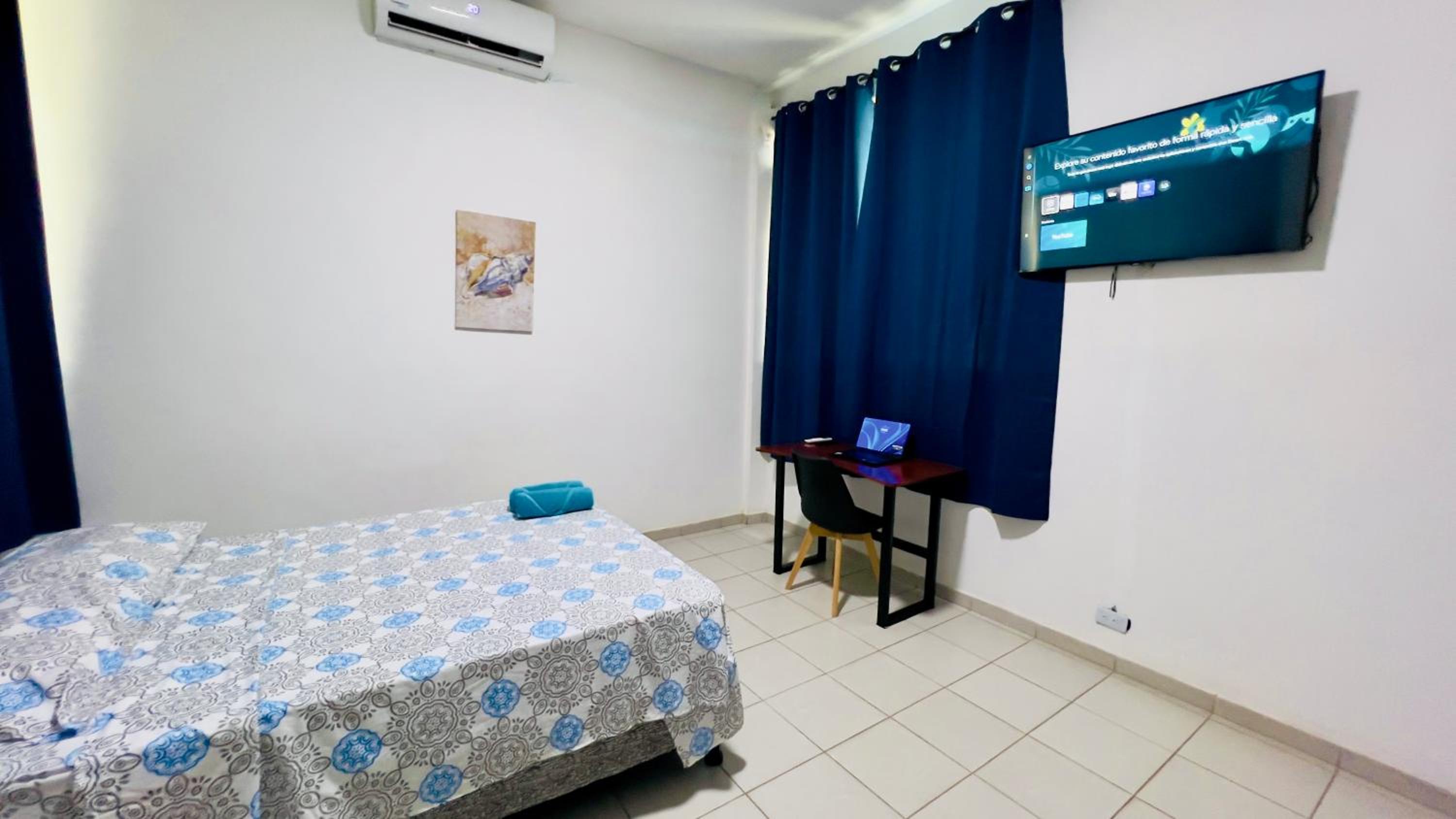 Double Room with Private Bathroom photo 1