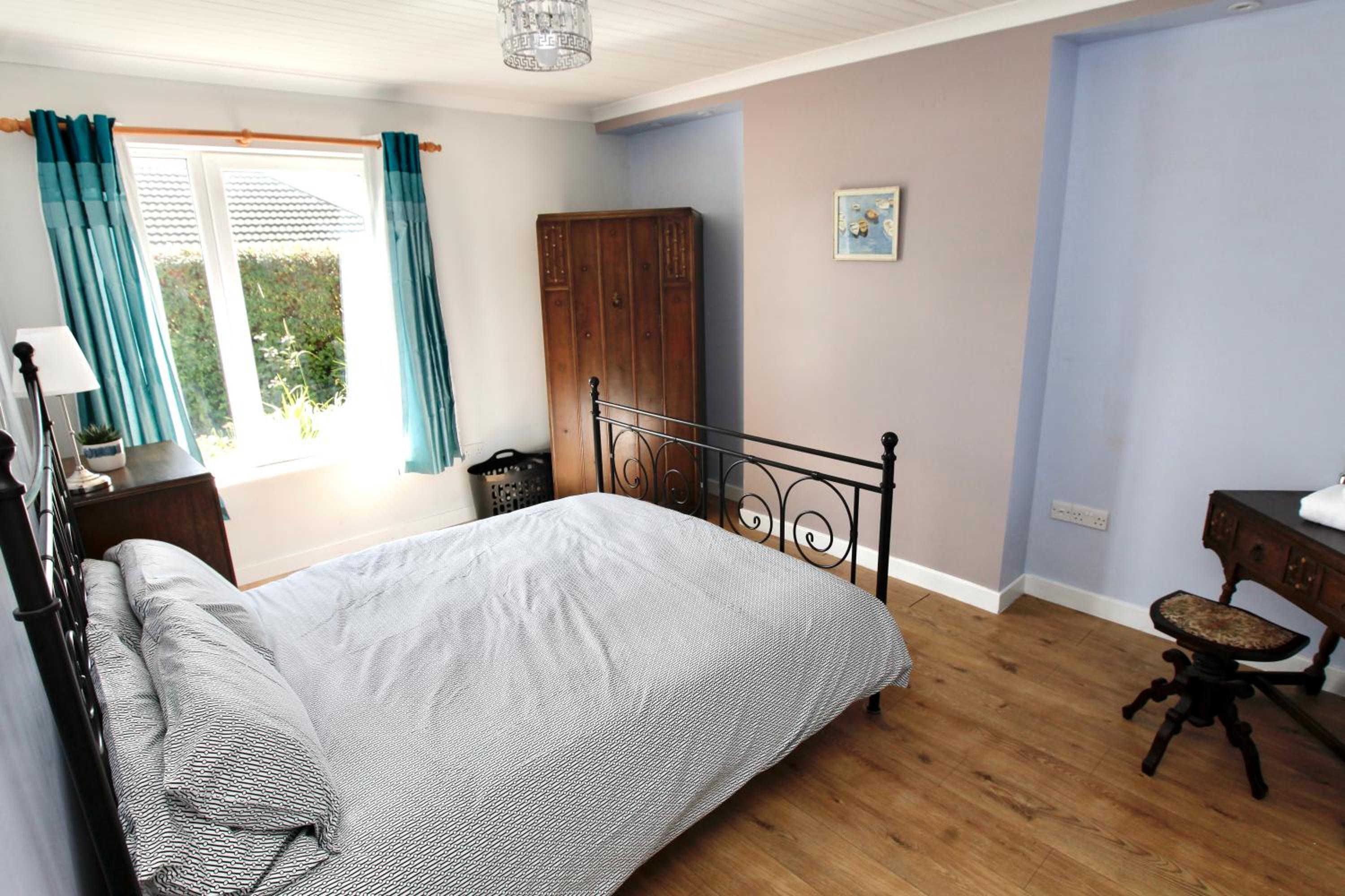 Two-Bedroom House photo 3