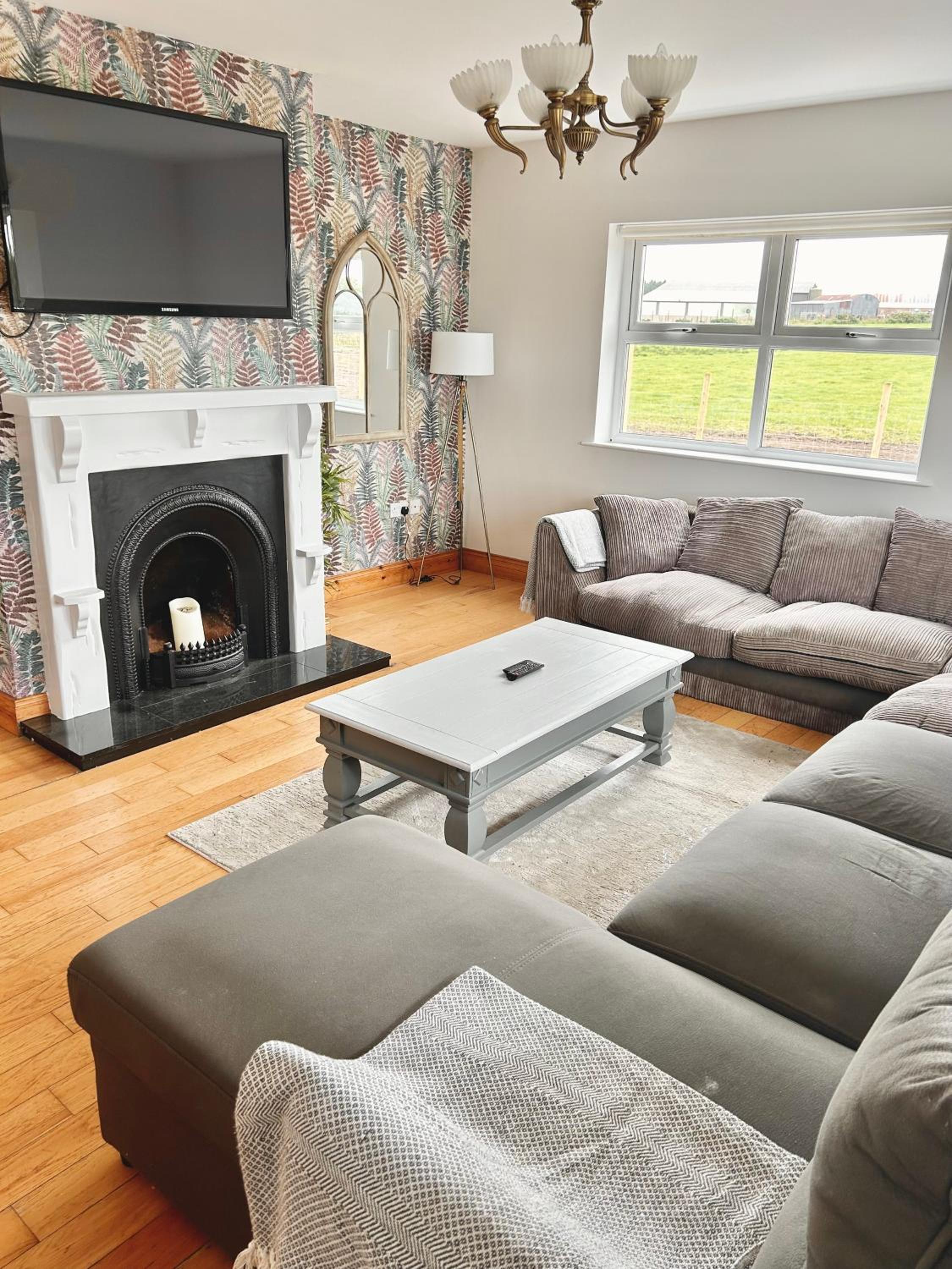 Four-Bedroom House photo 1