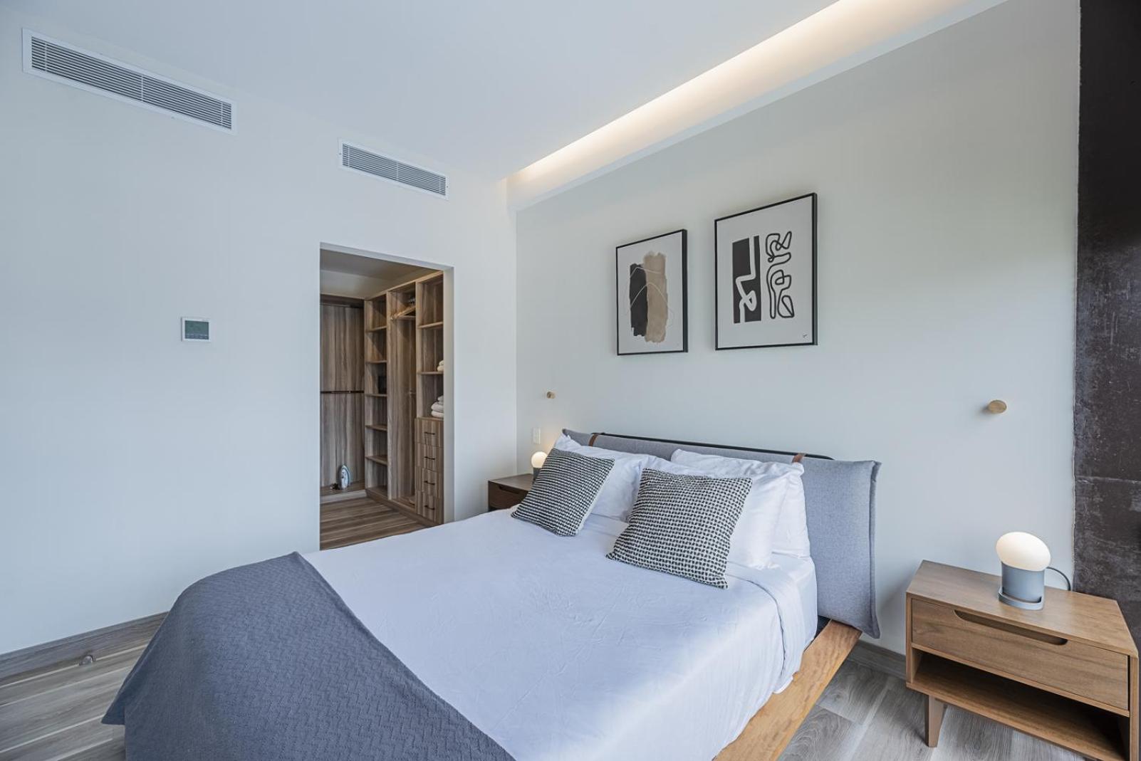 One-Bedroom Apartment - Photo 1