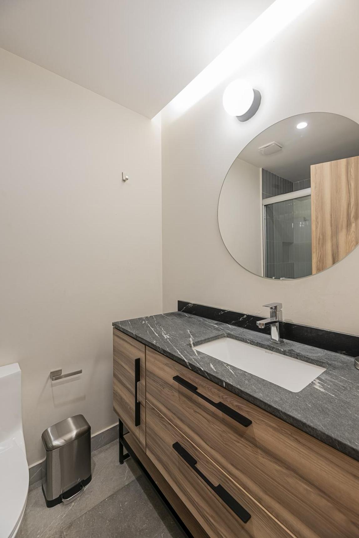 One-Bedroom Apartment - Photo 2