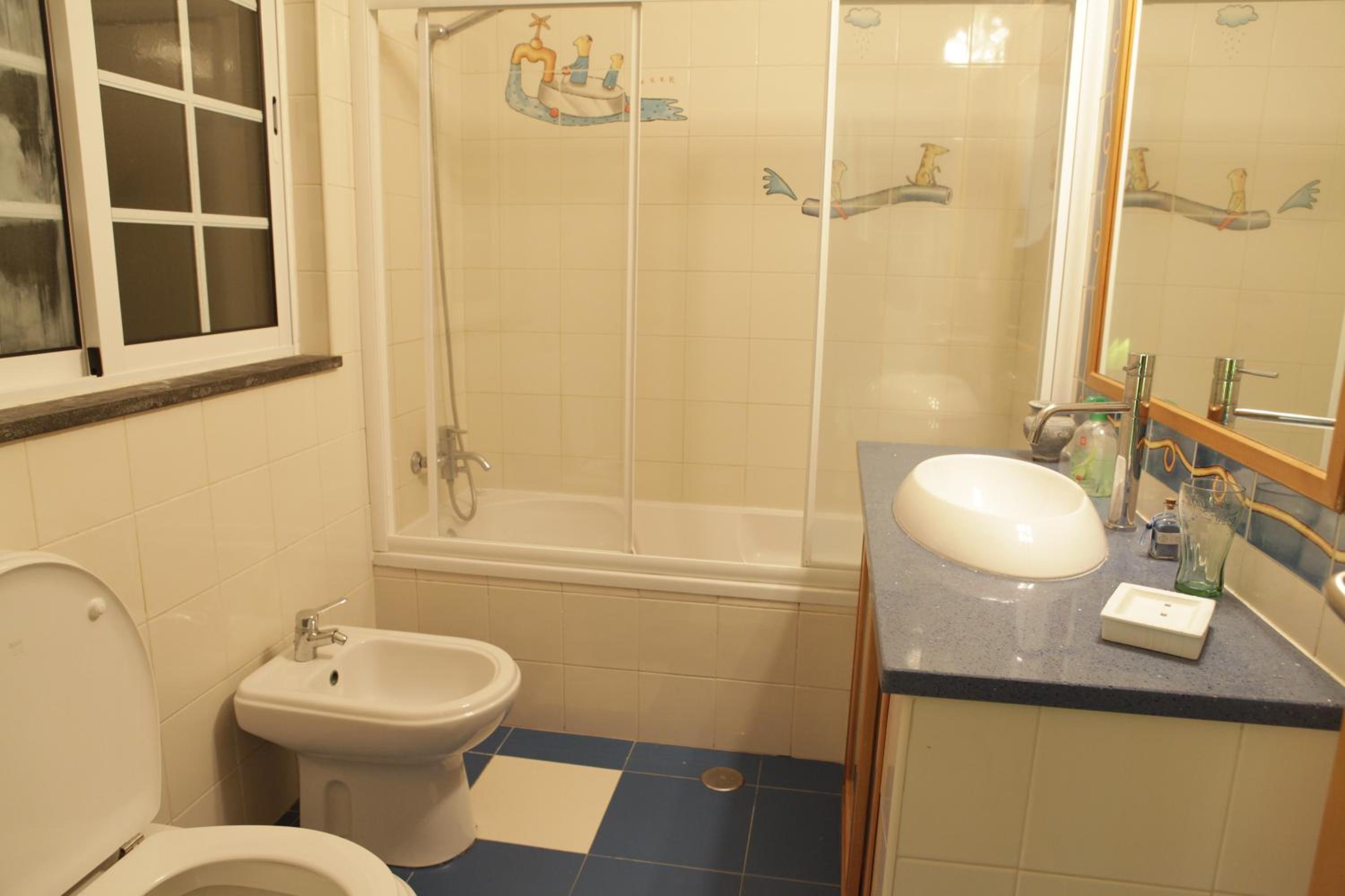 Triple Room with Private Bathroom photo 3