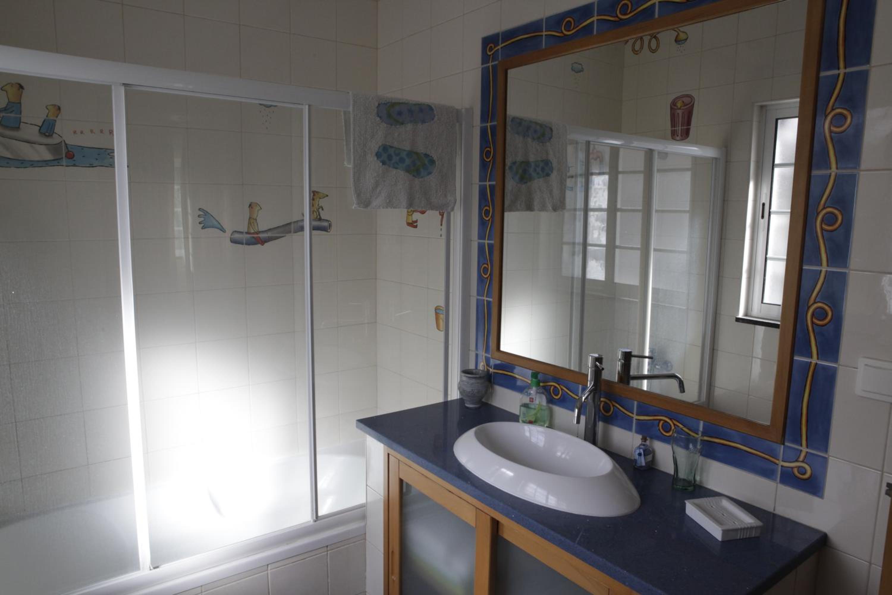 Triple Room with Private Bathroom photo 2