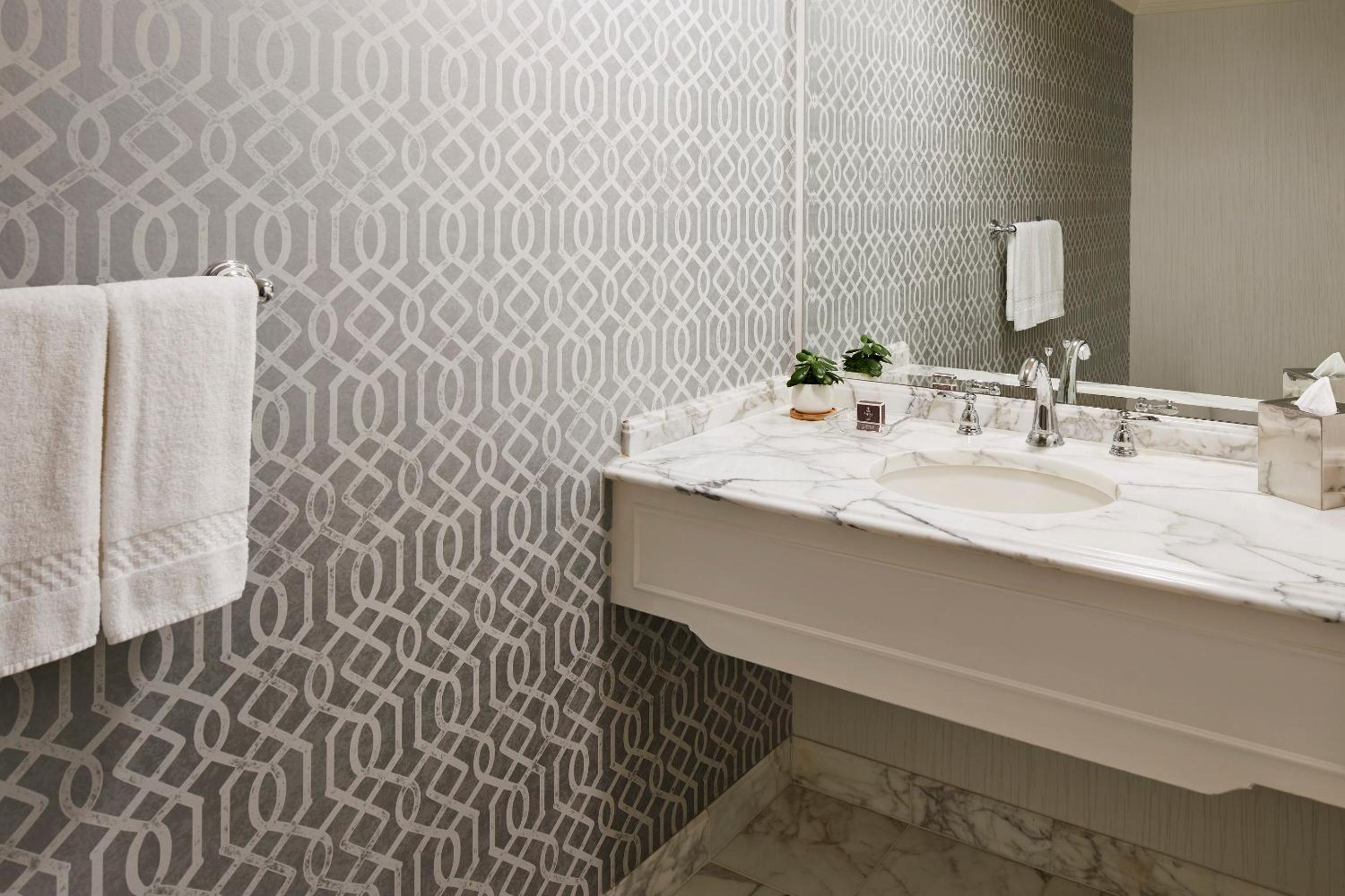 Executive King Suite - Mobility Accessible with Roll-In Shower - Photo 5