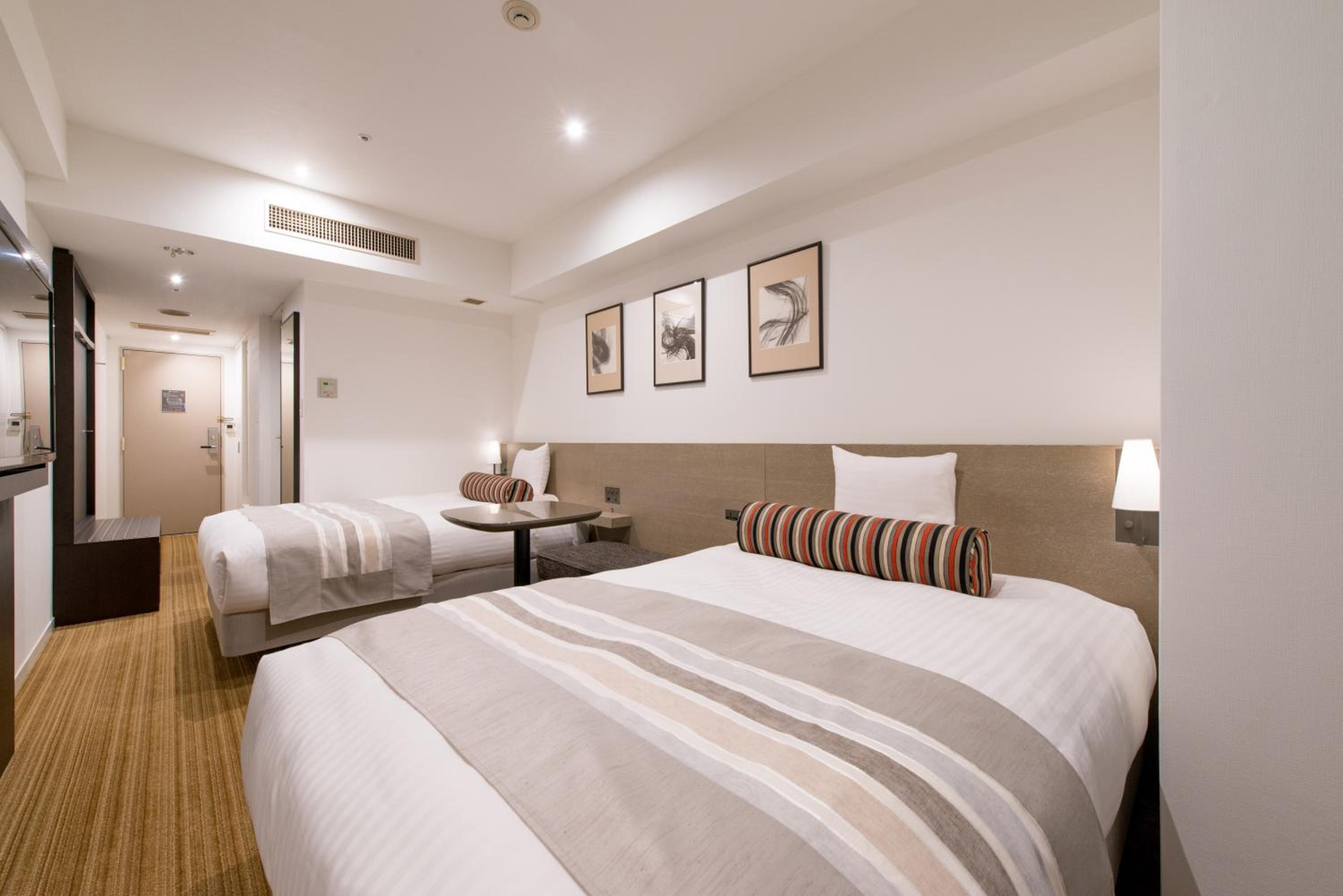 Deluxe Twin Room without Extra Bed - Non-Smoking photo 3