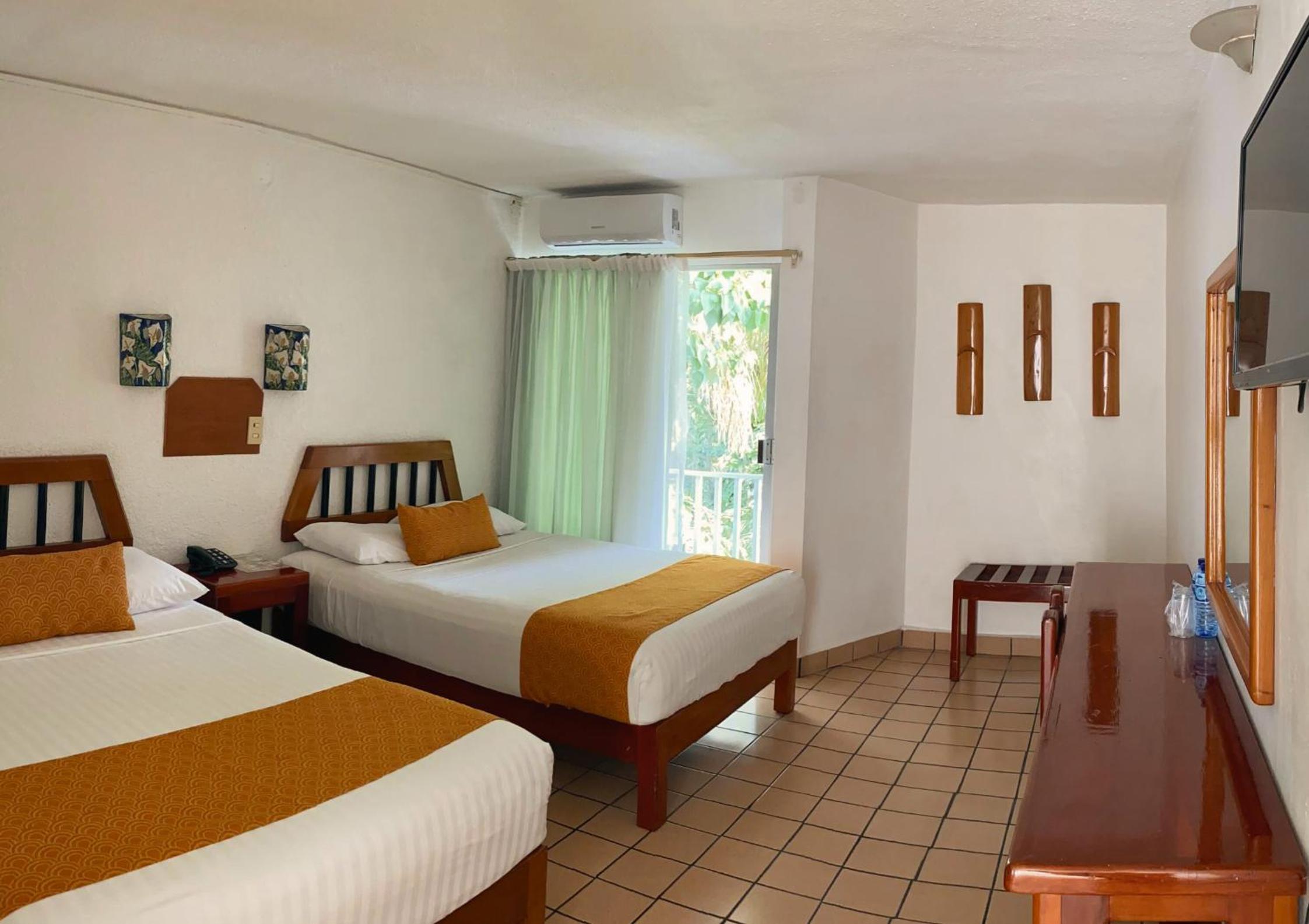 Double Room with Two Double Beds - Photo 1