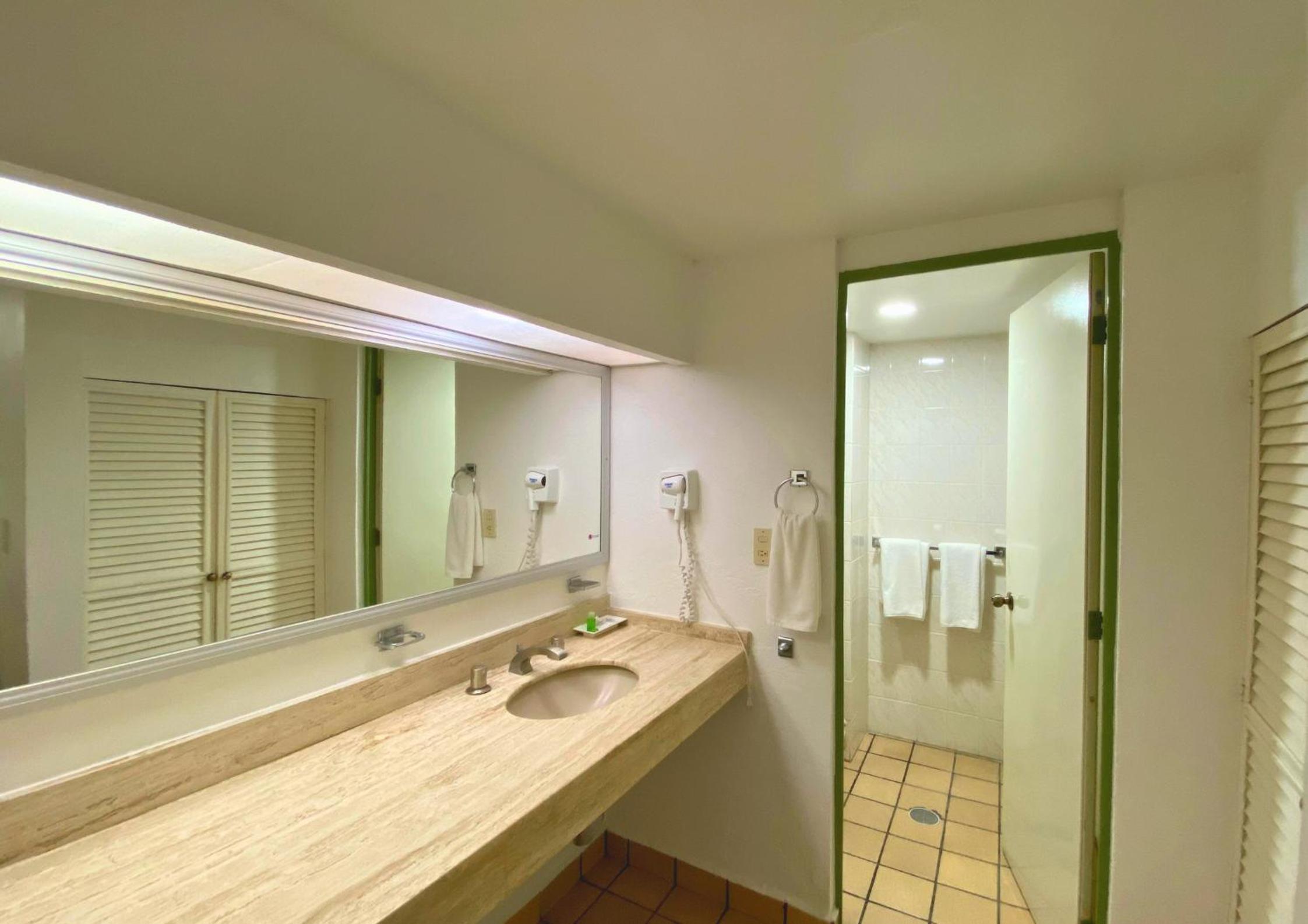 Double Room with Two Double Beds - Photo 4