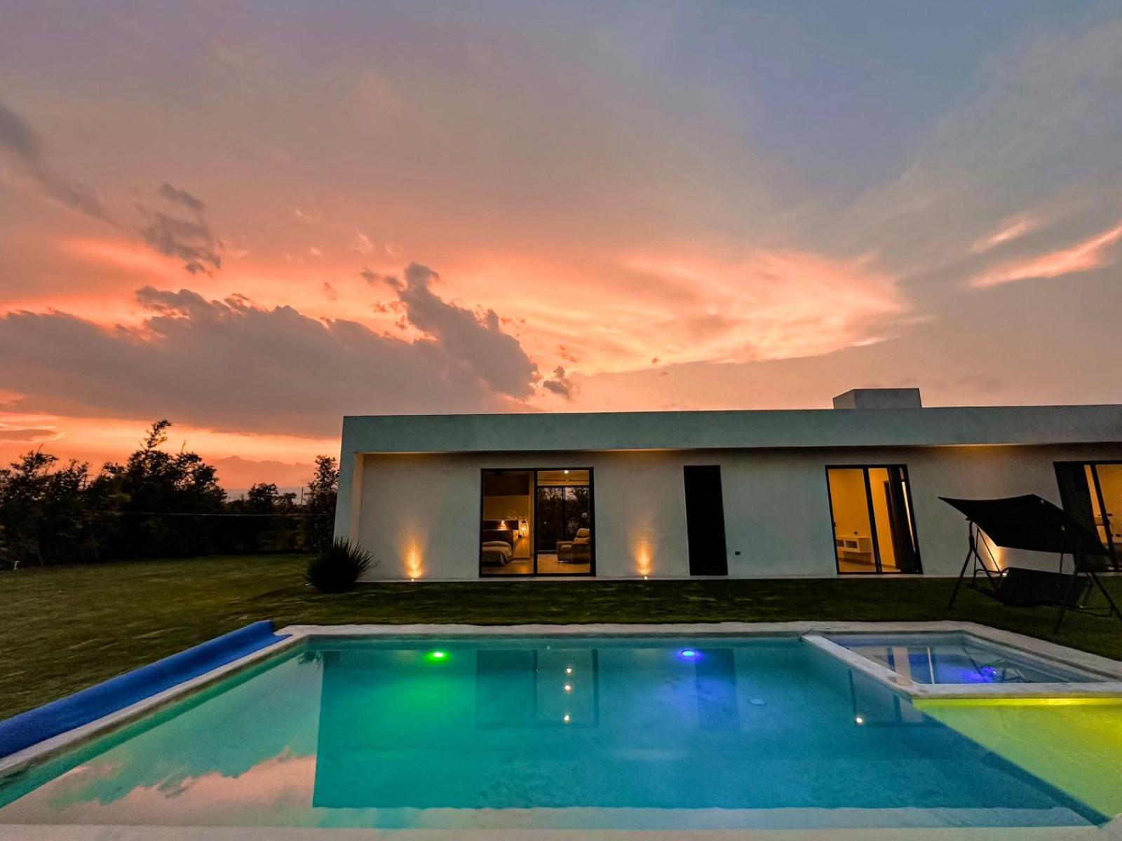 Villa photo 2