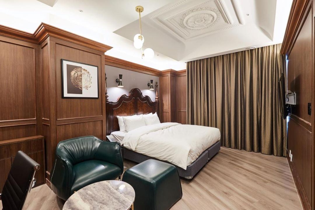 Double Room - Photo 12
