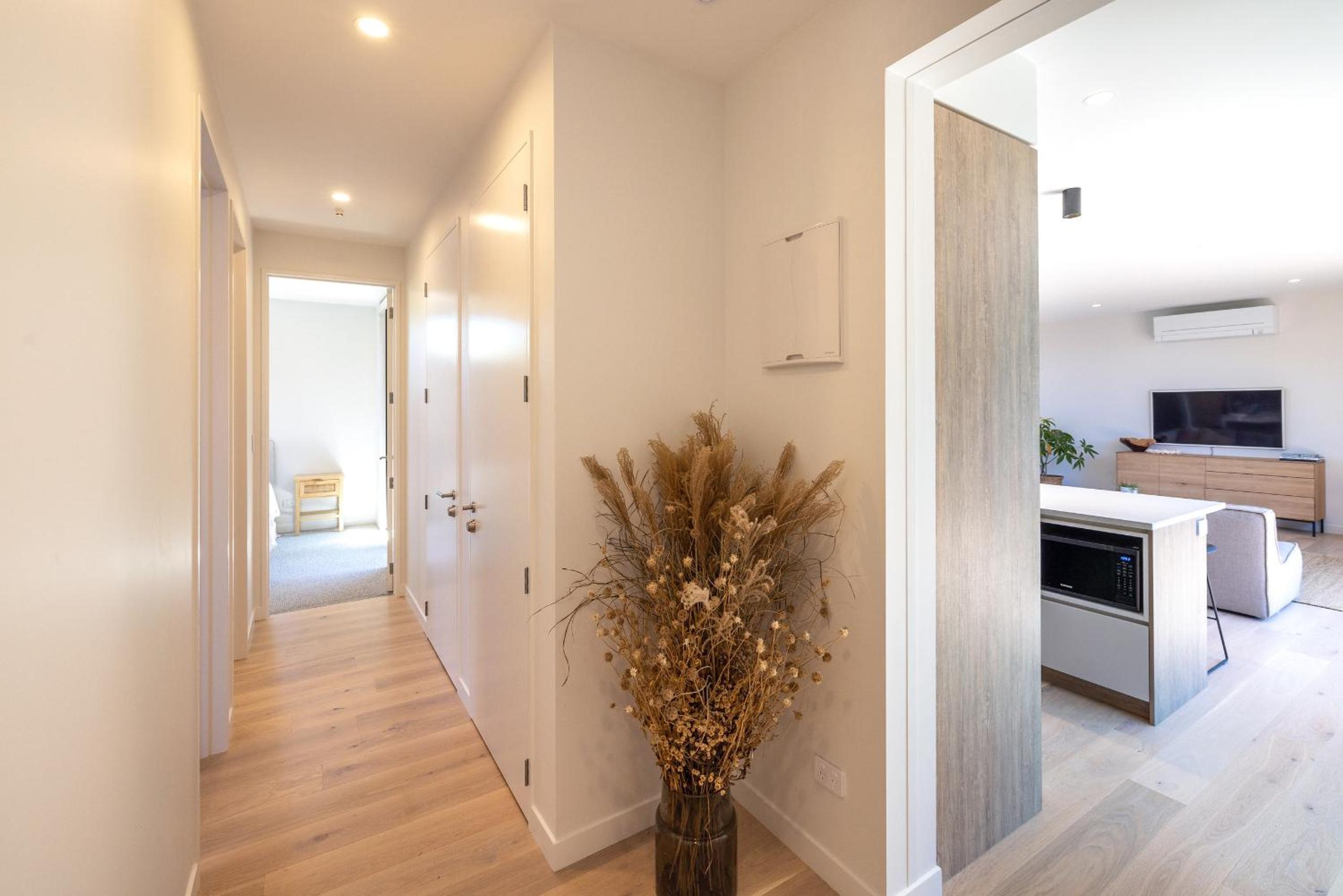 Three-Bedroom House photo 3