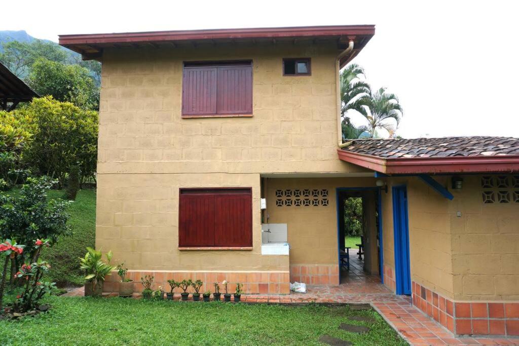 Three-Bedroom House photo 2