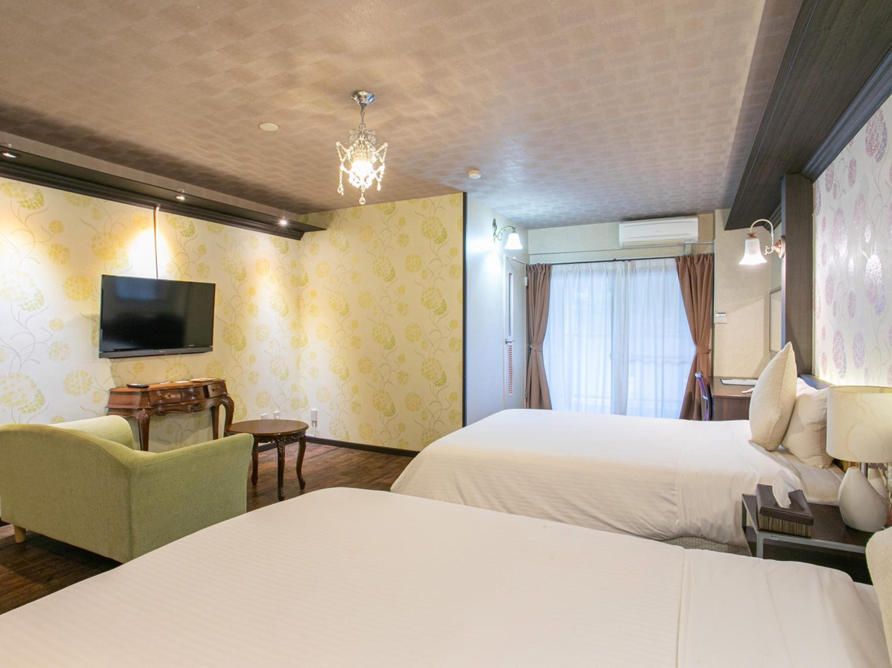 Deluxe Twin Room photo 3