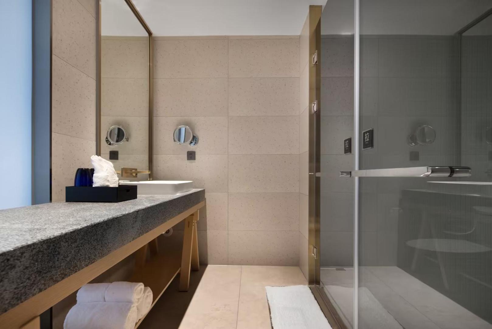 Twin Room With Private Bathroom photo 2