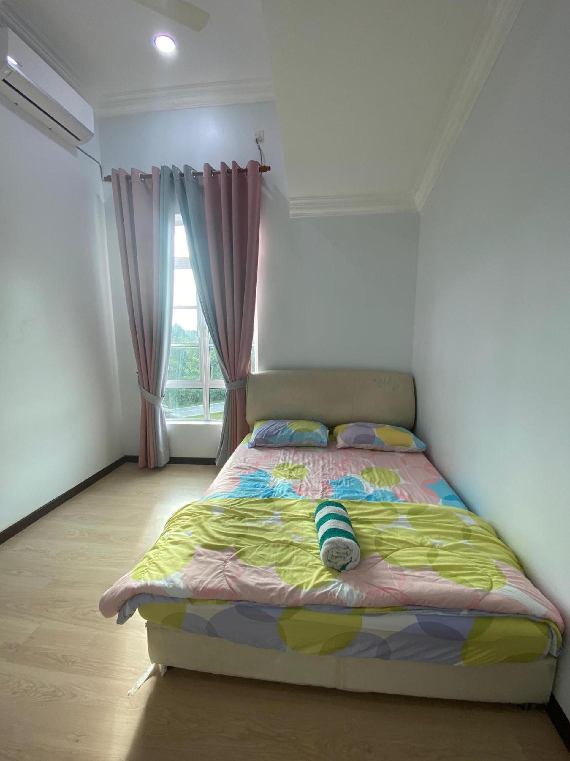 Deluxe Double Room (2 Adults + 1 Child) photo 2