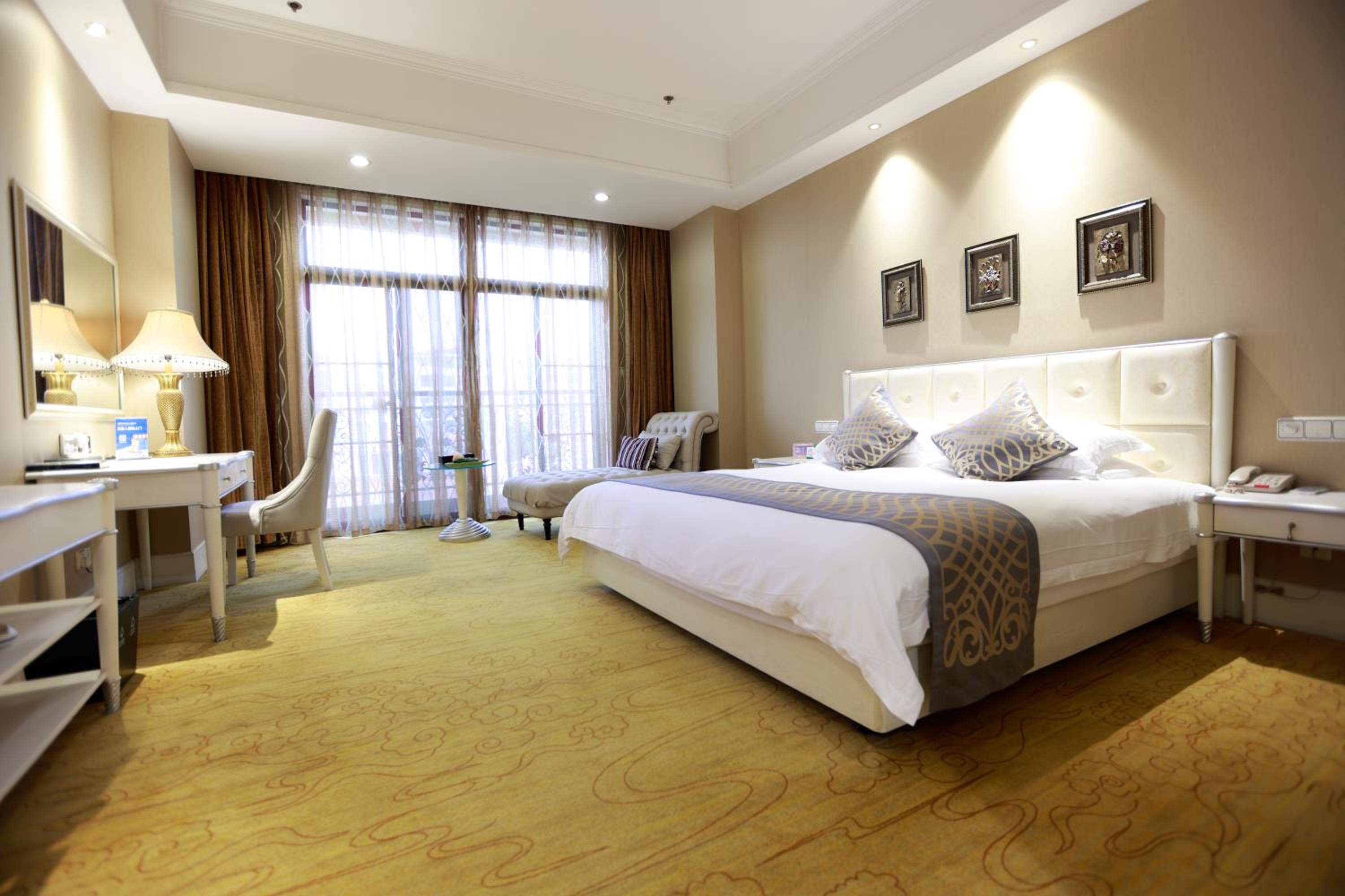 Superior Queen Room