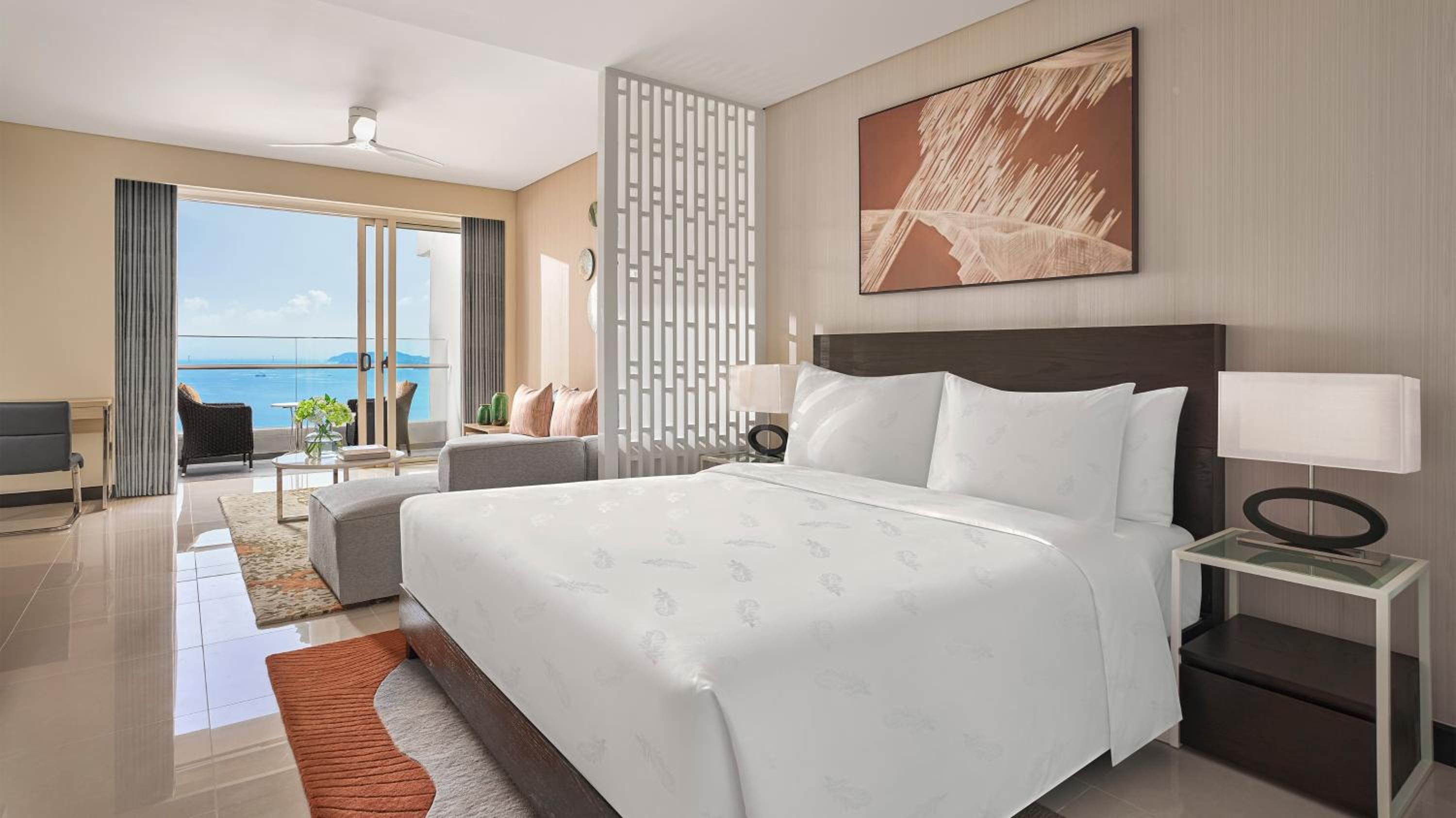 Studio King Suite with Ocean View photo 1