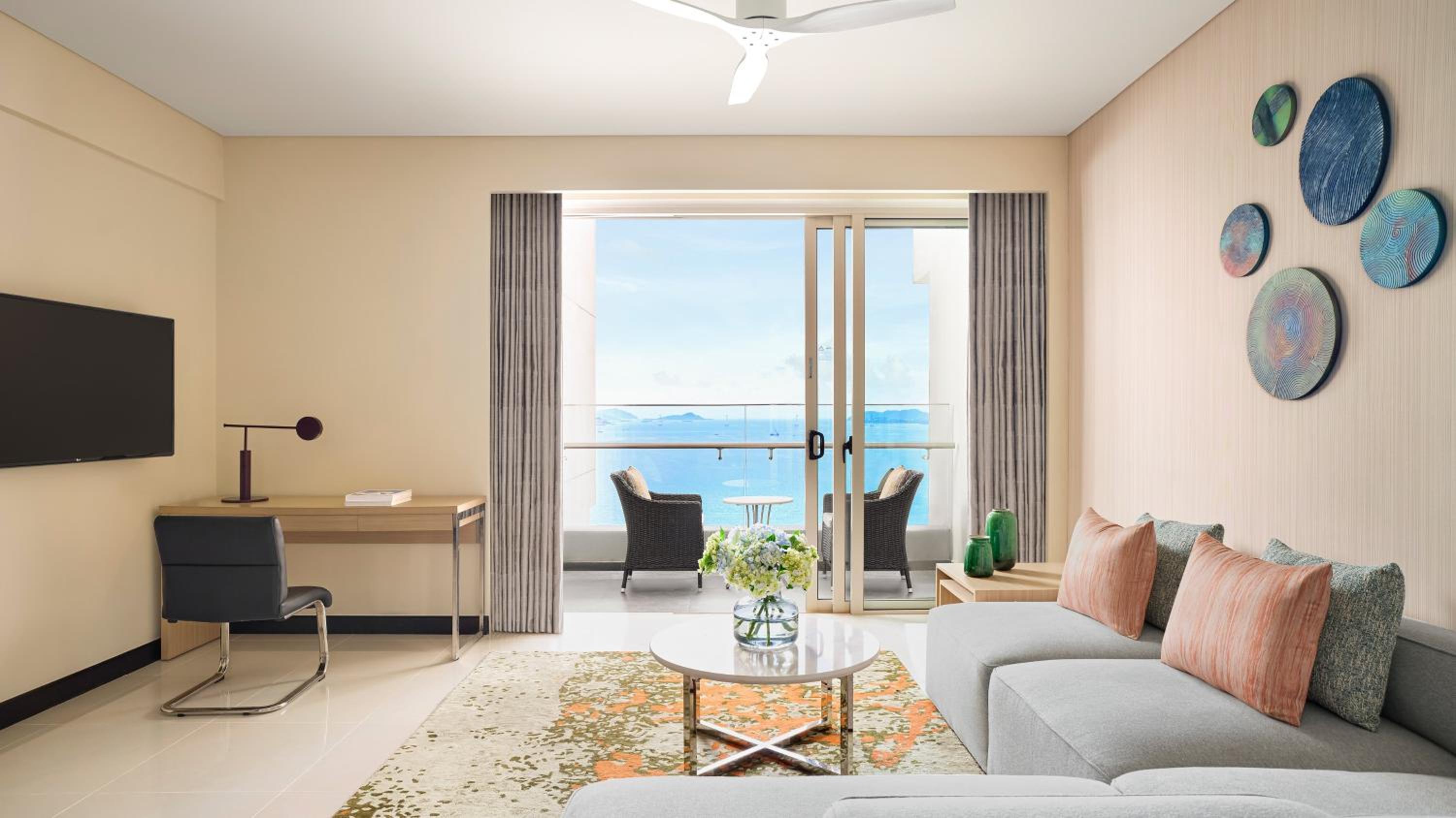 Studio King Suite with Ocean View photo 3