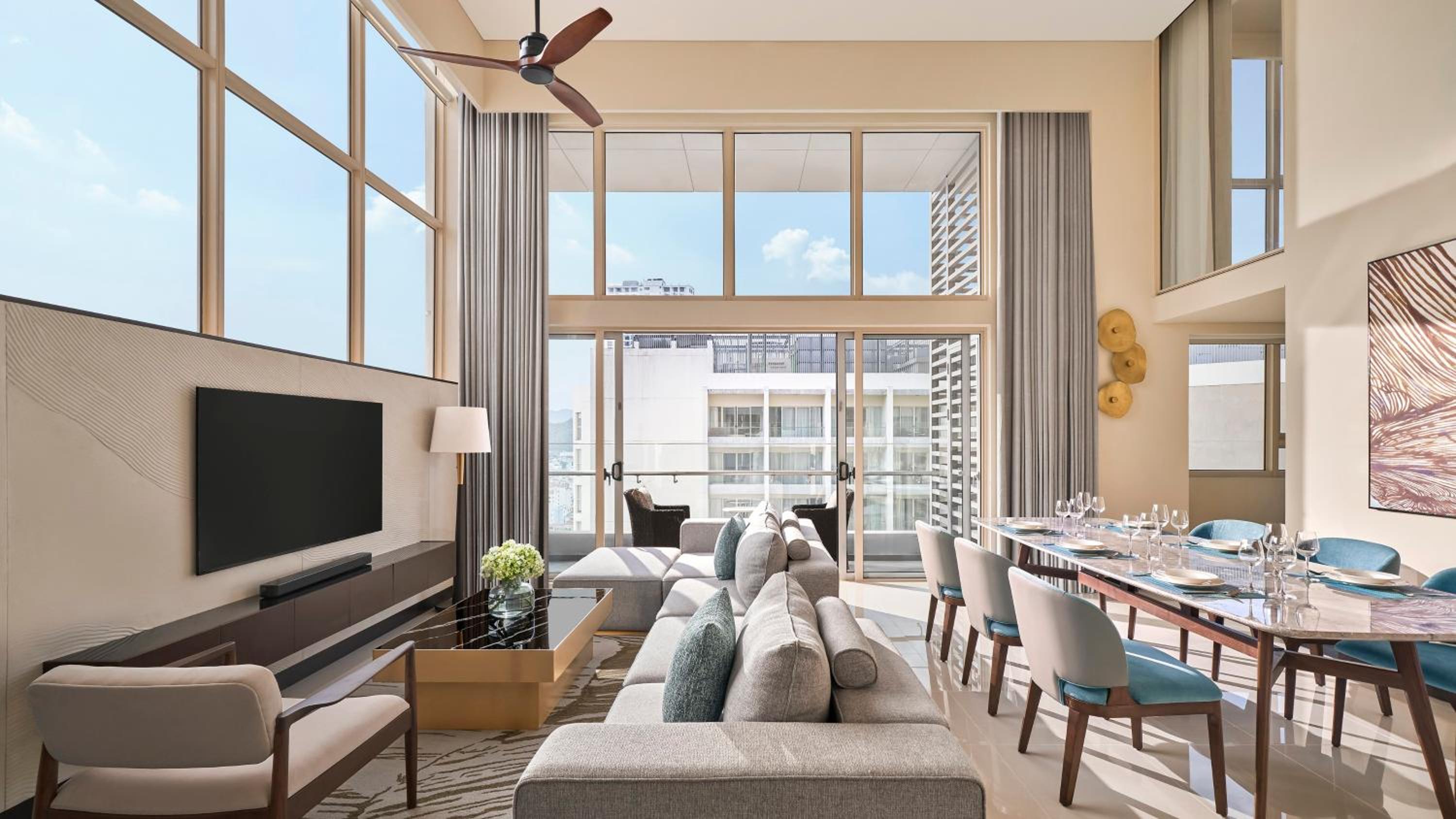 Two-Bedroom Suite with Two King Beds - Split Level