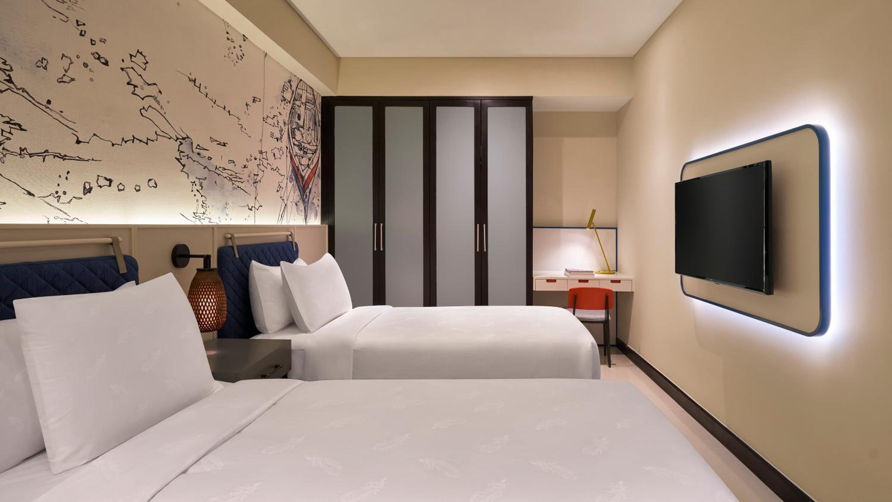 Two-Bedroom Suite with One King Bed, Two Single Beds and Ocean View photo 3