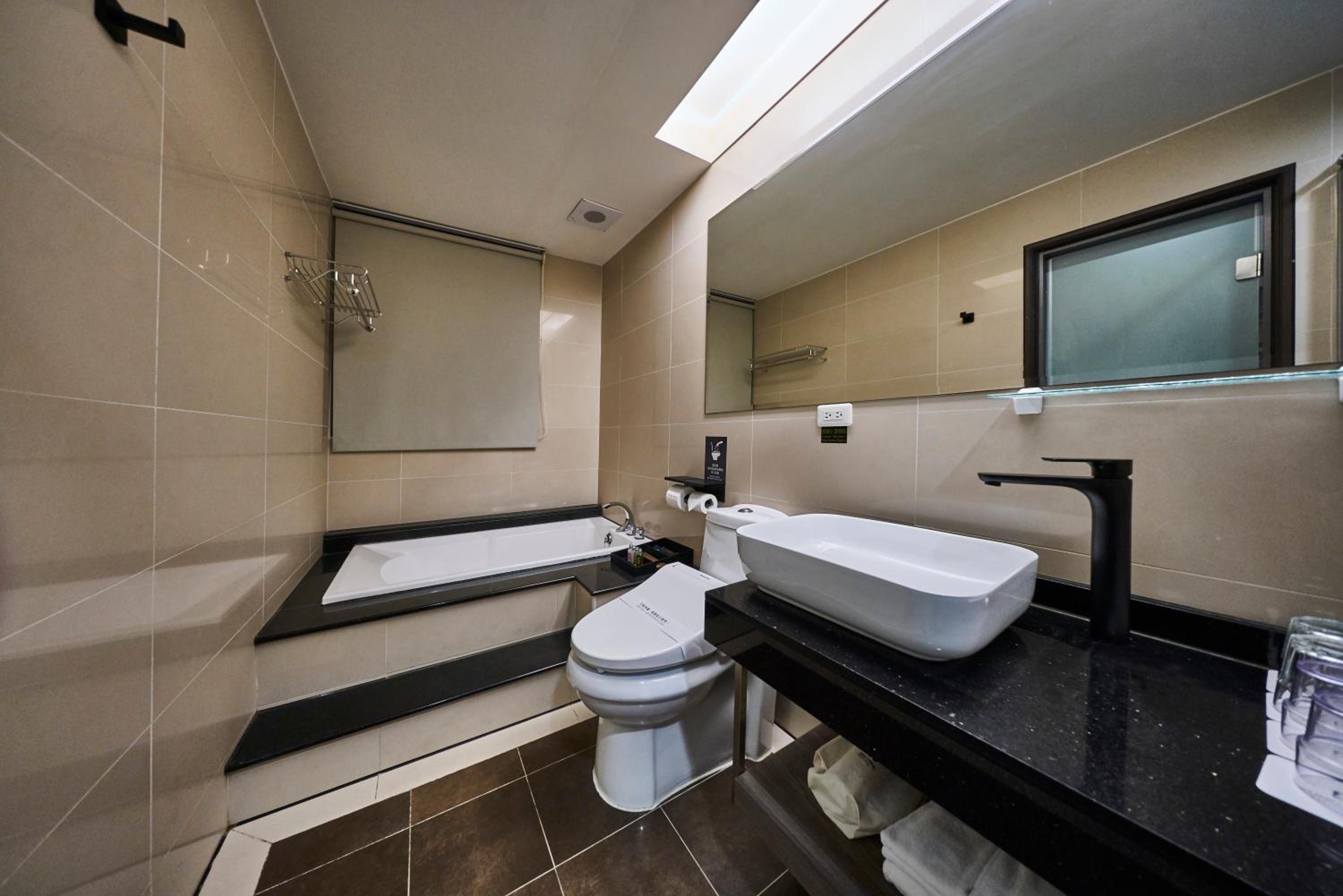 Executive Family Suite - Photo 6