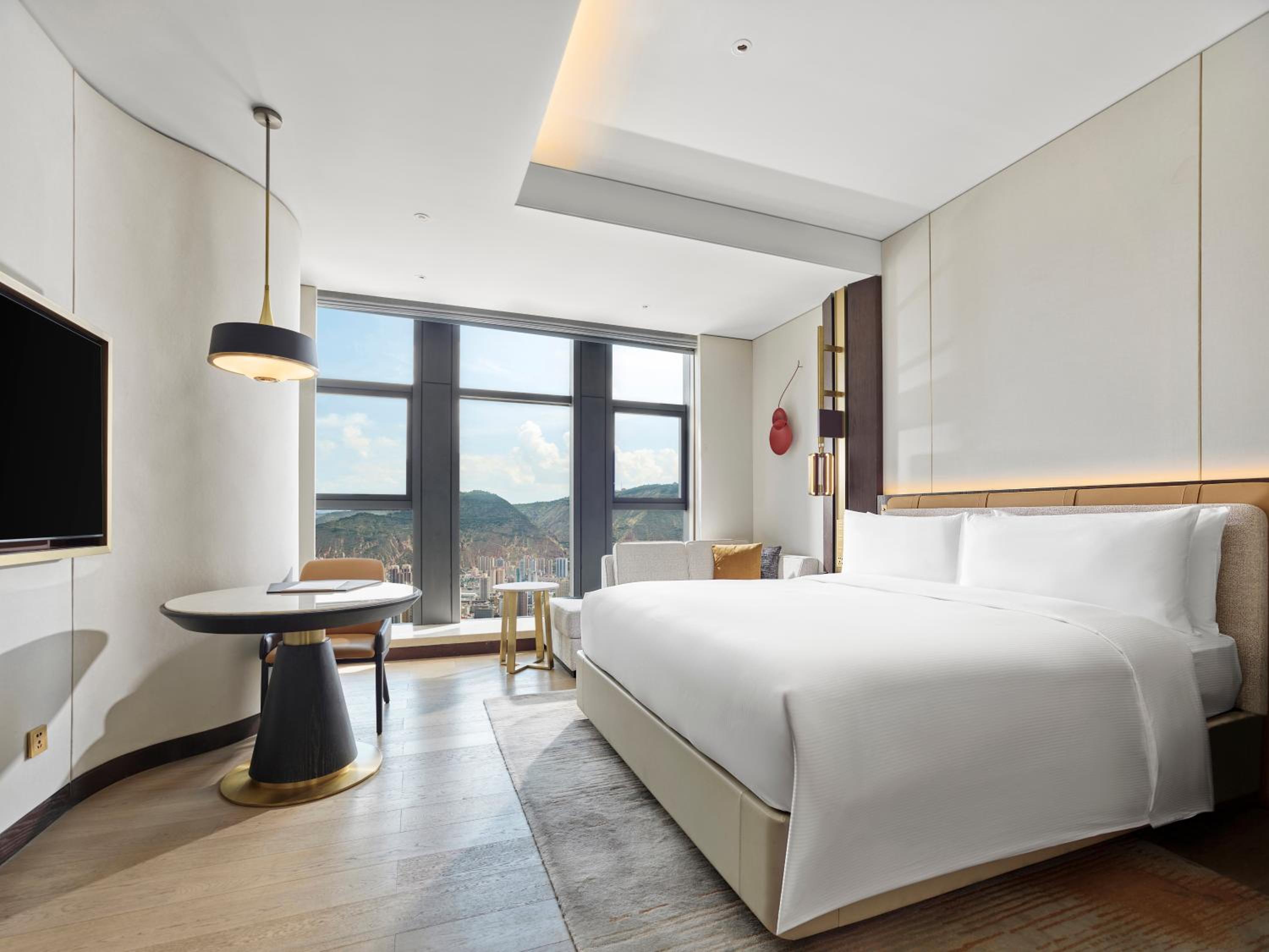 King Guest Room - Photo 1
