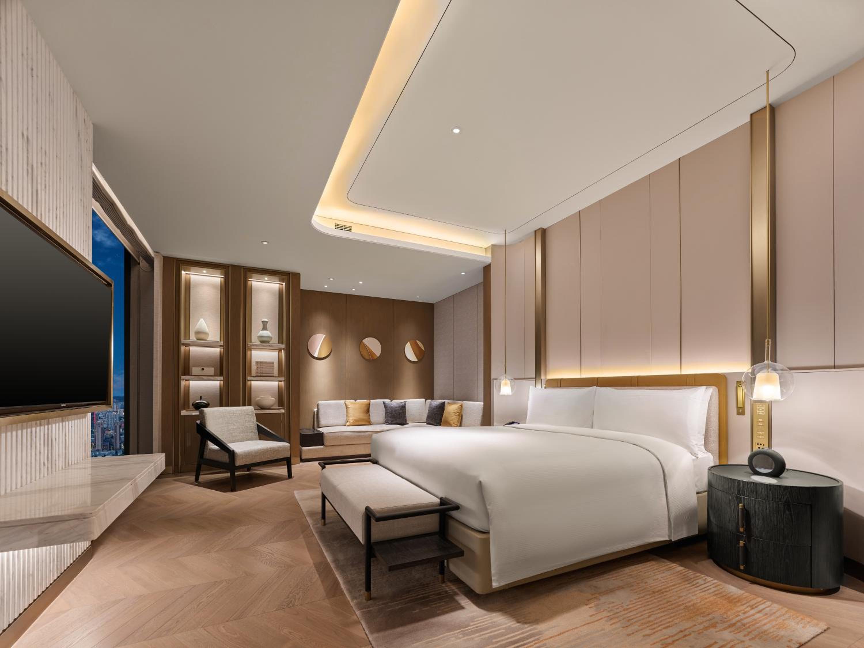 KING SKYLINE SUITE