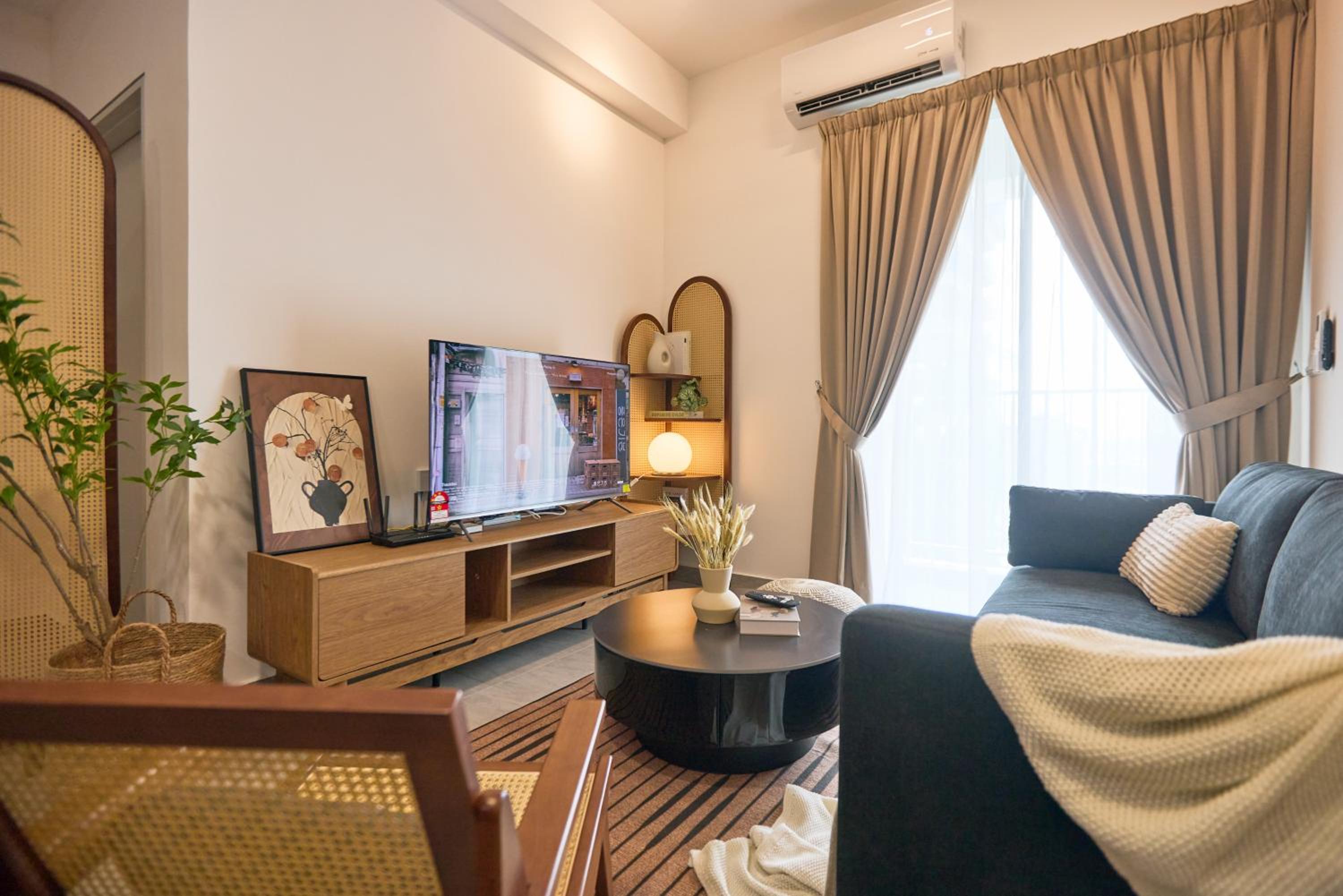Three-Bedroom Deluxe Apartment